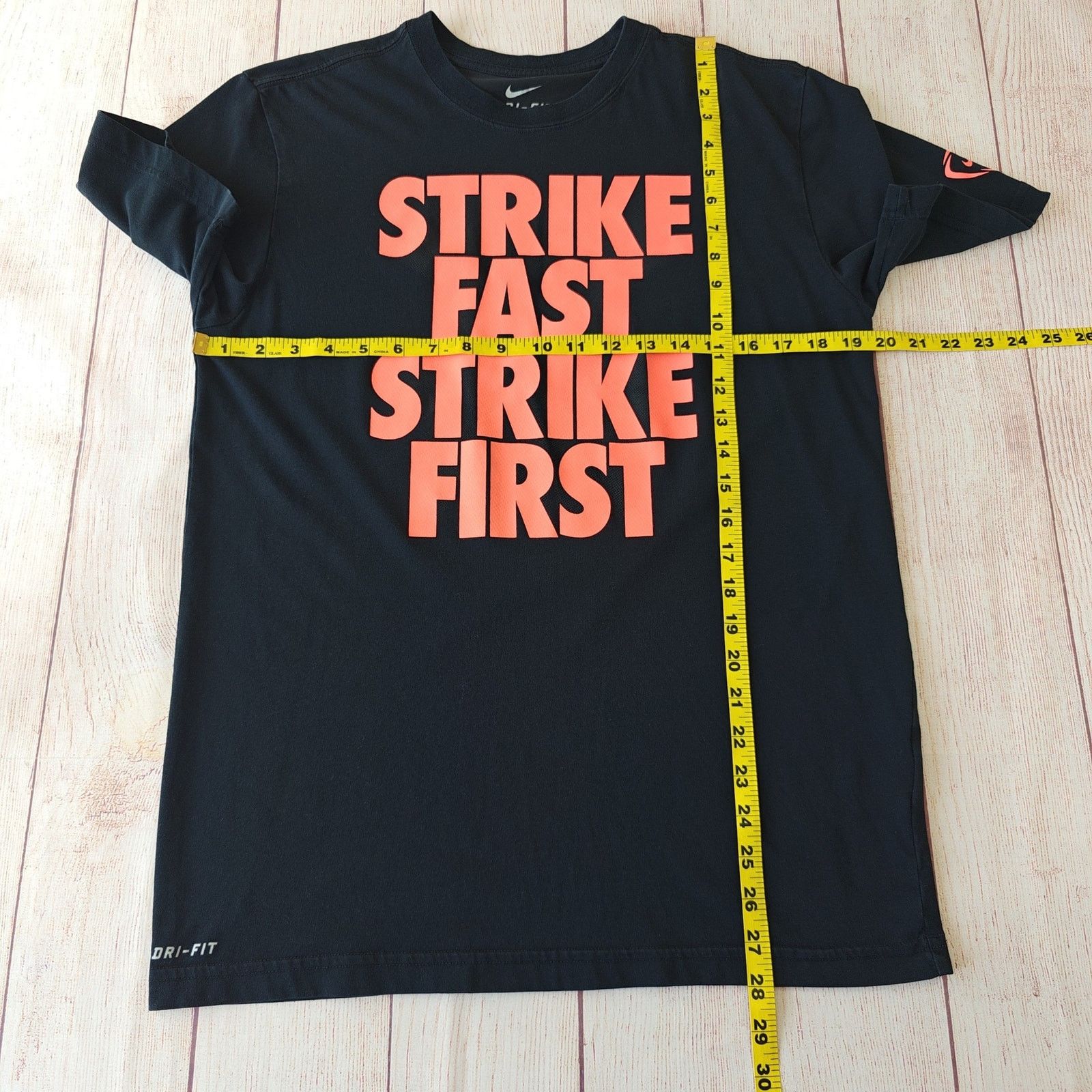 Nike Nike Kobe Bryant "Strike First Strike Fast" Dri-Fit Tee Size US M / EU 48-50 / 2 - 7 Thumbnail