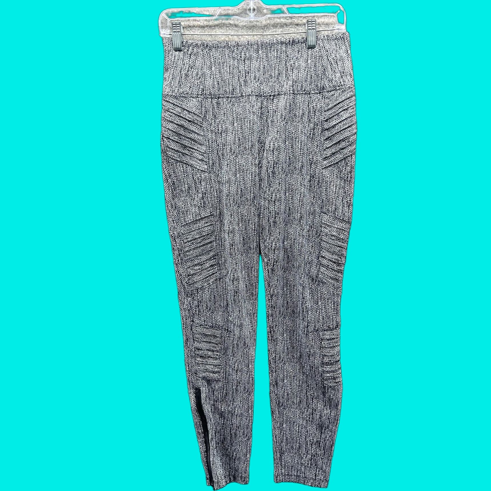 Athleta Athleta Leggings Womens Small Gray Textured Knit Ankle Zip High Rise Yoga Pants Size 28" / US 6 / IT 42 - 1 Thumbnail