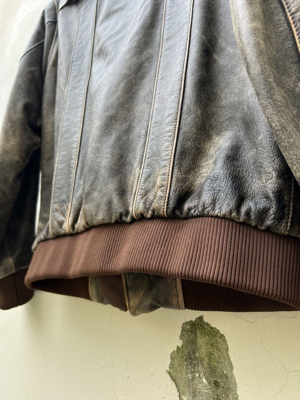 Leather Vintage Triumph Motorcycles Fade Patina Leather Jacket Size US L / EU 52-54 / 3 - 22 Thumbnail