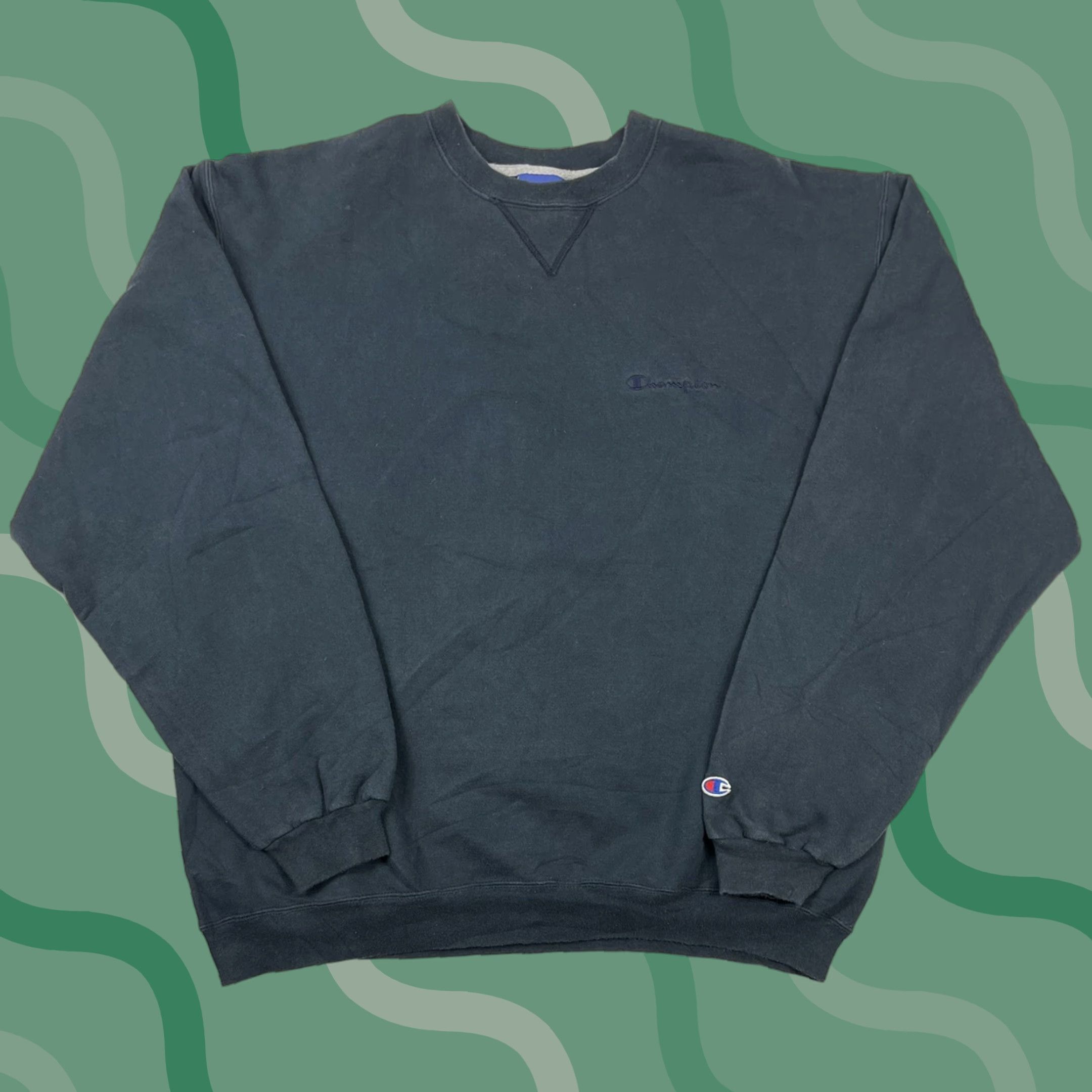 Champion VINTAGE Champion XL Mens Crewneck Sweatshirt Navy Blue Embroidered Logo Y2K Crewneck Pullover Shirt Men, USA, Varsity, Blue Size US XL / EU 56 / 4 - 1 Thumbnail