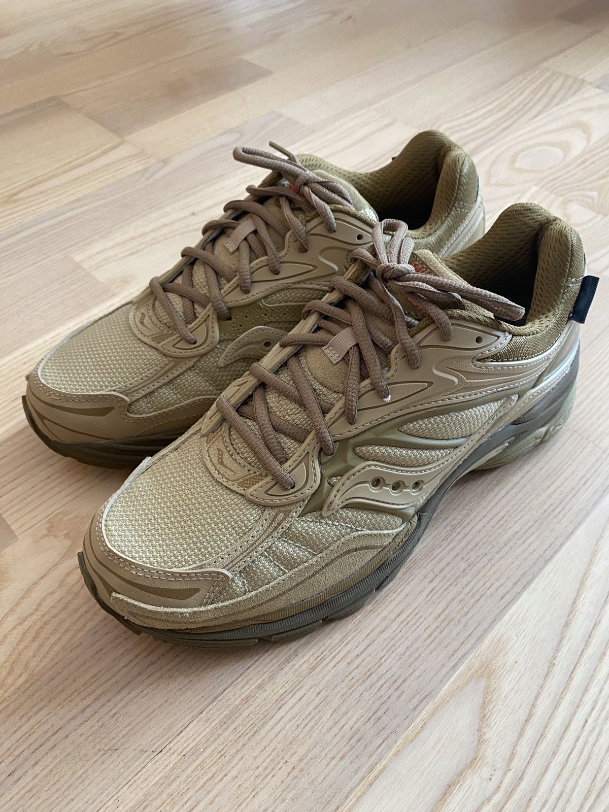 Saucony Saucony X Starcow ProGrid Omni 9 Armor “Desert” Size US 9 / EU 42 - 1 Thumbnail