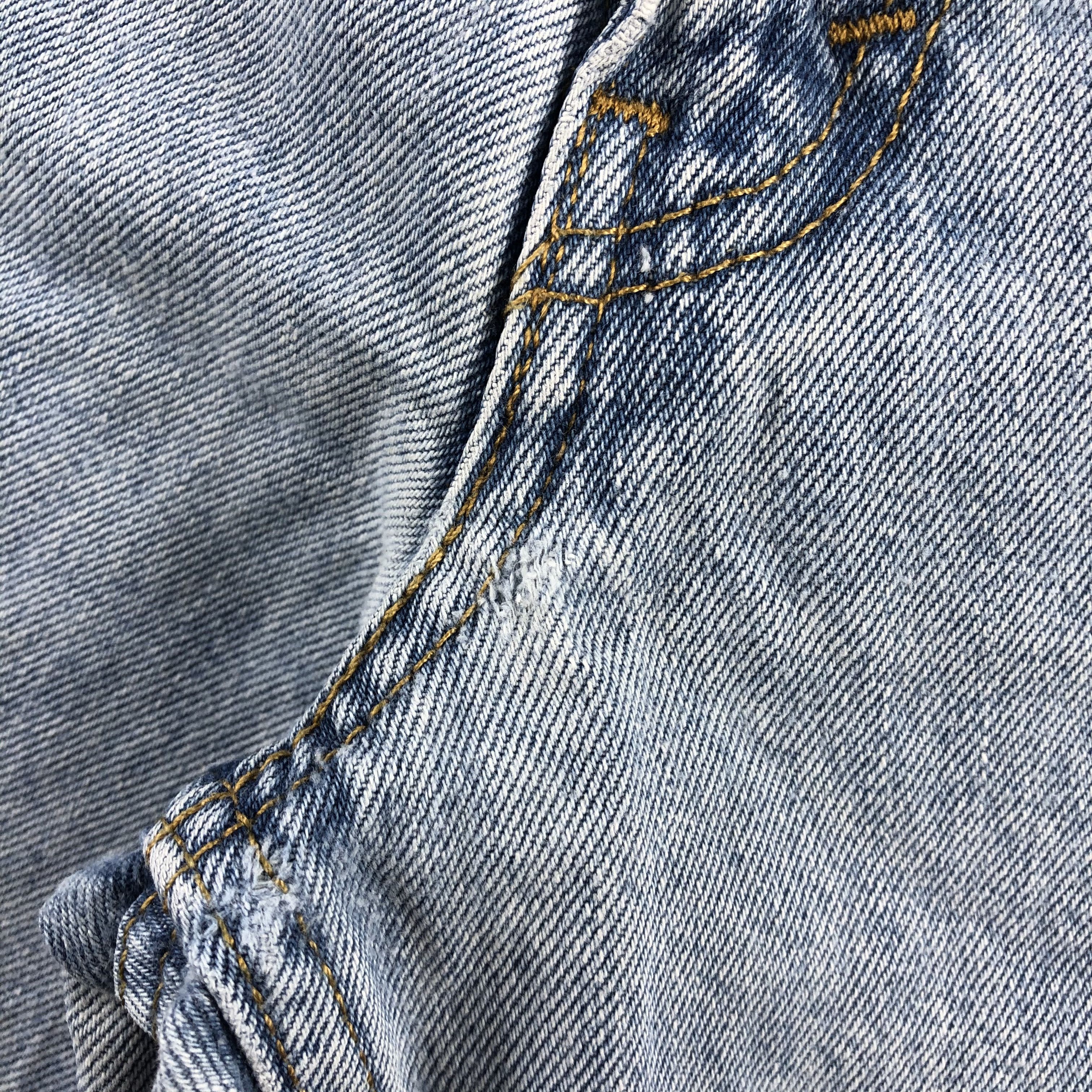 Levi's Vintage Light Wash Levis 550 Jeans-J2272 Size US 35 - 10 Thumbnail