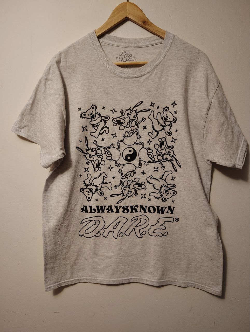 Other ALWAYSKNOWN "Healthy Living" D.A.R.E. T-Shirt (LARGE) Size US L / EU 52-54 / 3 - 1 Thumbnail
