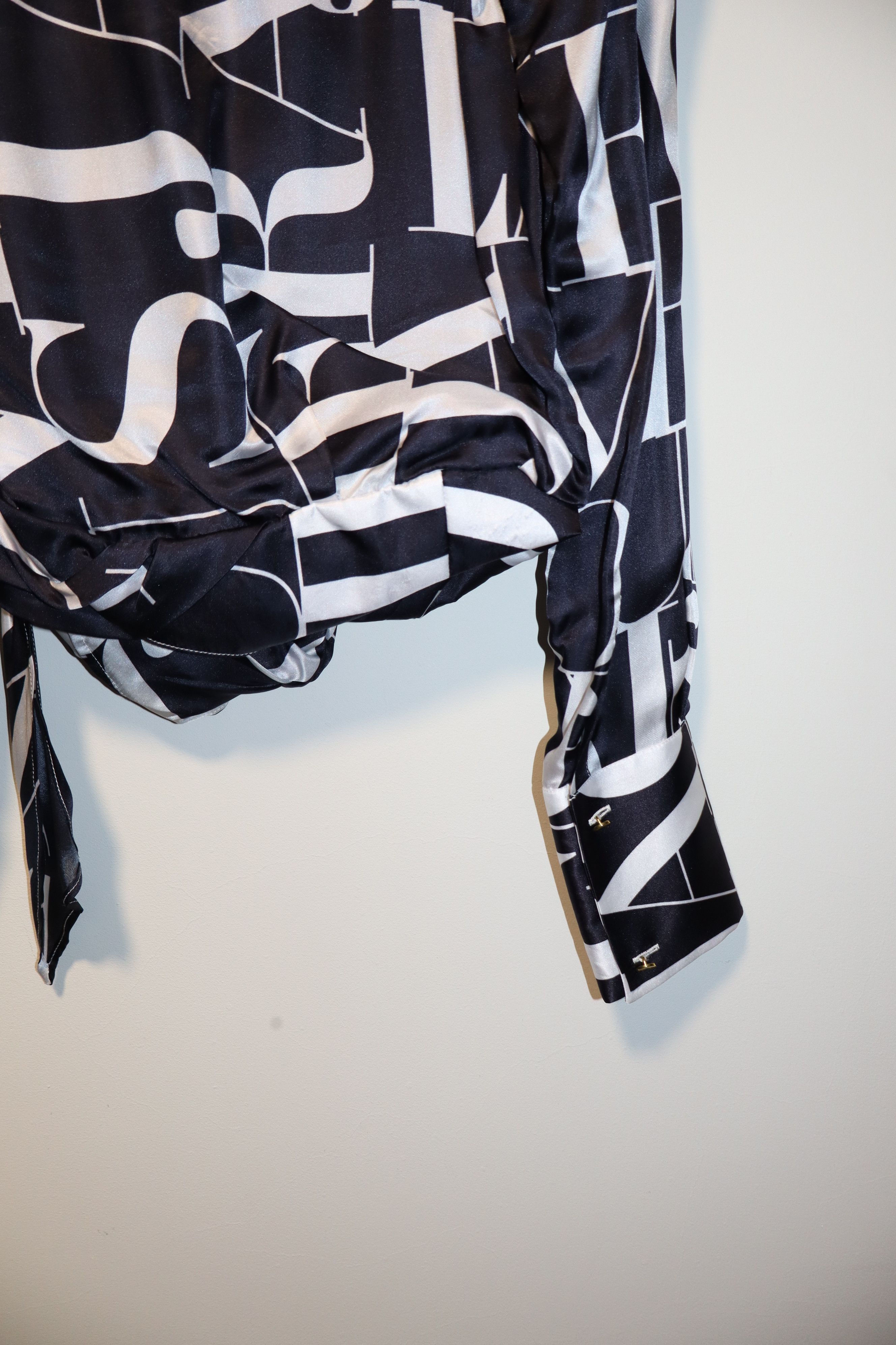 Jacquemus "La Riviera" silk shirt Size XXS / US 00 / IT 34 - 7 Thumbnail