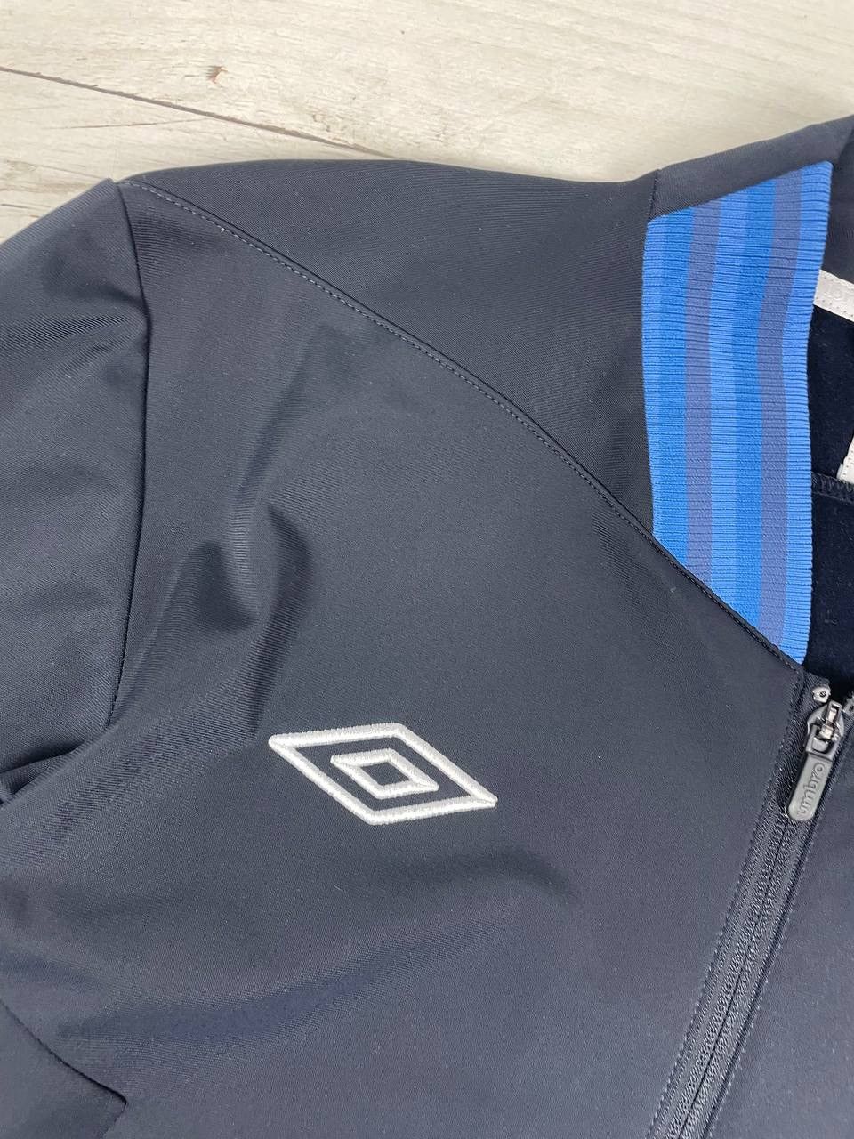 Umbro NEW Umbro England 2012 2013 Track Soccer Jacket Football Size US L / EU 52-54 / 3 - 9 Thumbnail