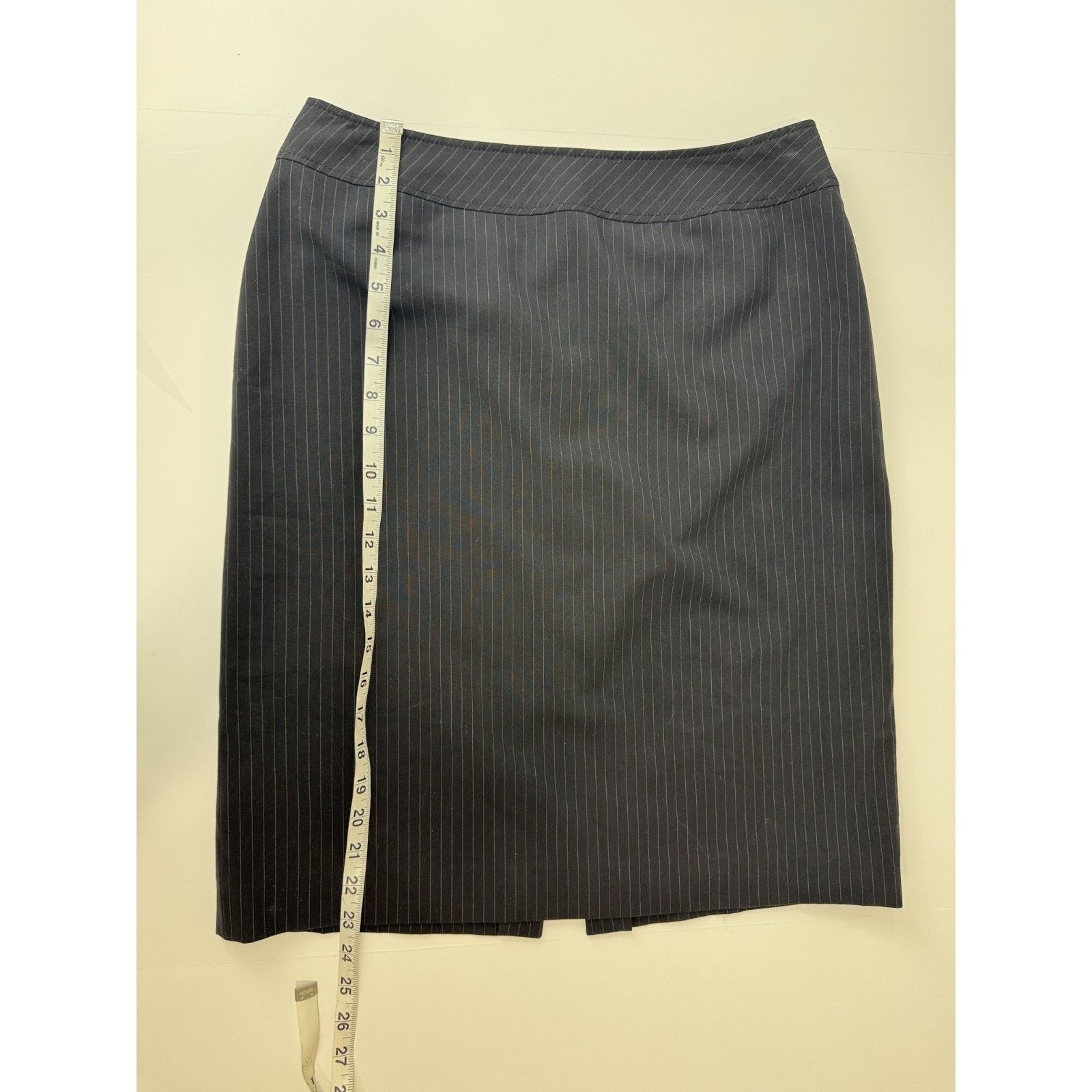 Banana Republic Tahari Arthur S. Levine Skirt Pinstripe Academia Gray 8 Size 30" / US 8 / IT 44 - 4 Thumbnail