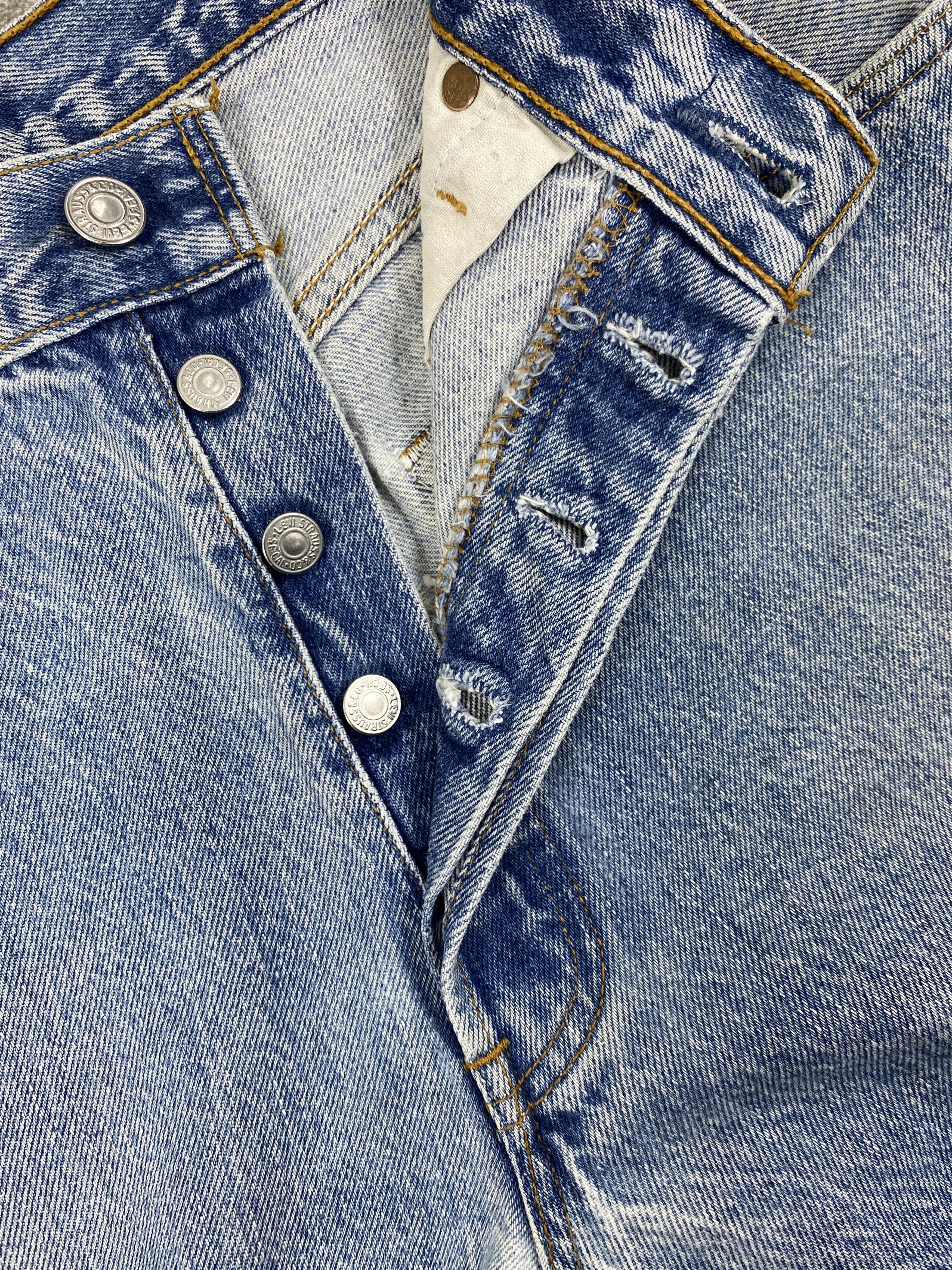 Levi's Vintage Levi's 501 Ripped Jeans 32x31.5 -JN033 Size US 32 / EU 48 - 6 Thumbnail