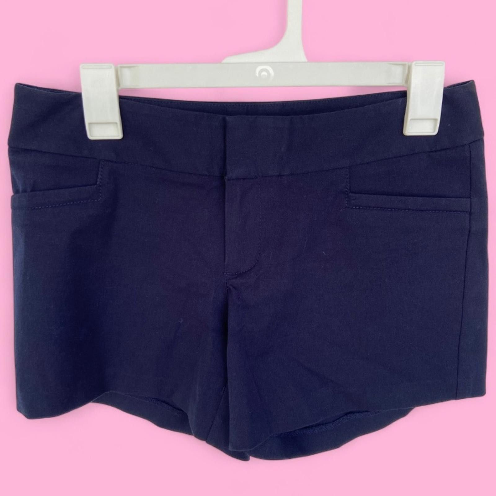 Designer Lilly Pulitzer Deep Blue Joette Stretch Womens Shorts Size 2 Size 26" / US 2 / IT 38 - 1 Thumbnail