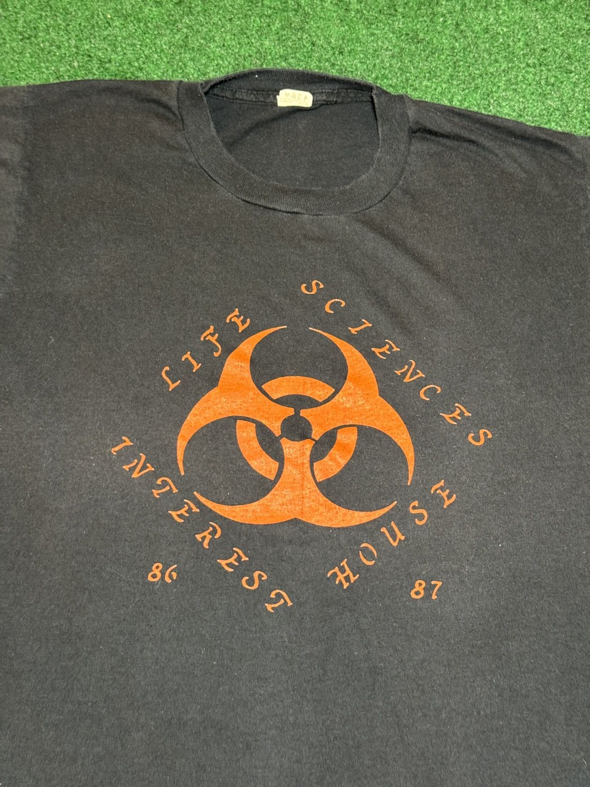 Other Vintage Biohazard 80s Life Science Grunge Punk M/L T Shirt Size US L / EU 52-54 / 3 - 2 Thumbnail