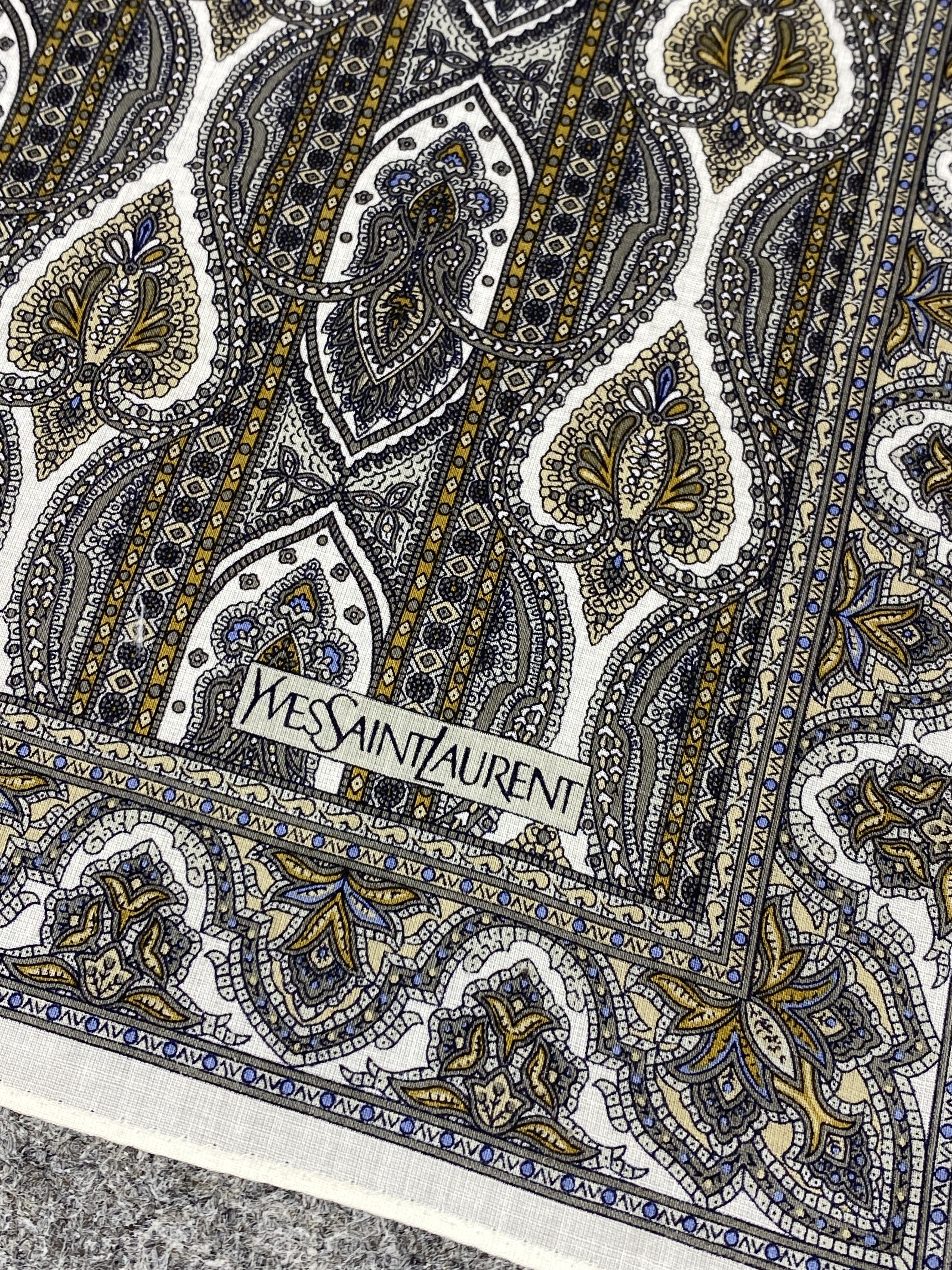 Yves Saint Laurent Yves Saint Laurent Handkerchief / Neckerchief KT0346 Size ONE SIZE - 7 Thumbnail
