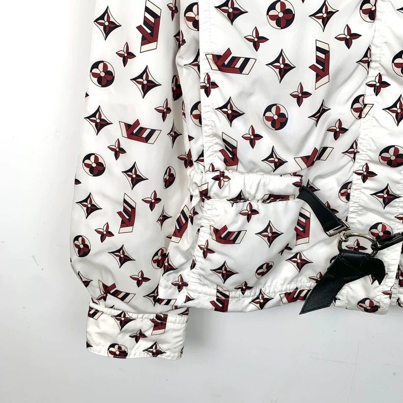 Louis Vuitton Louis Vuitton White logo full print hooded drawstring jack Size XS / US 0-2 / IT 36-38 - 4 Thumbnail