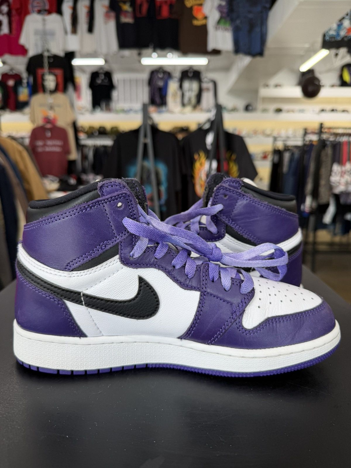 Jordan Brand Air Jordan 1 Court Purple Size 5.5Y (2020) Size US 5.5 / EU 38 - 3 Thumbnail