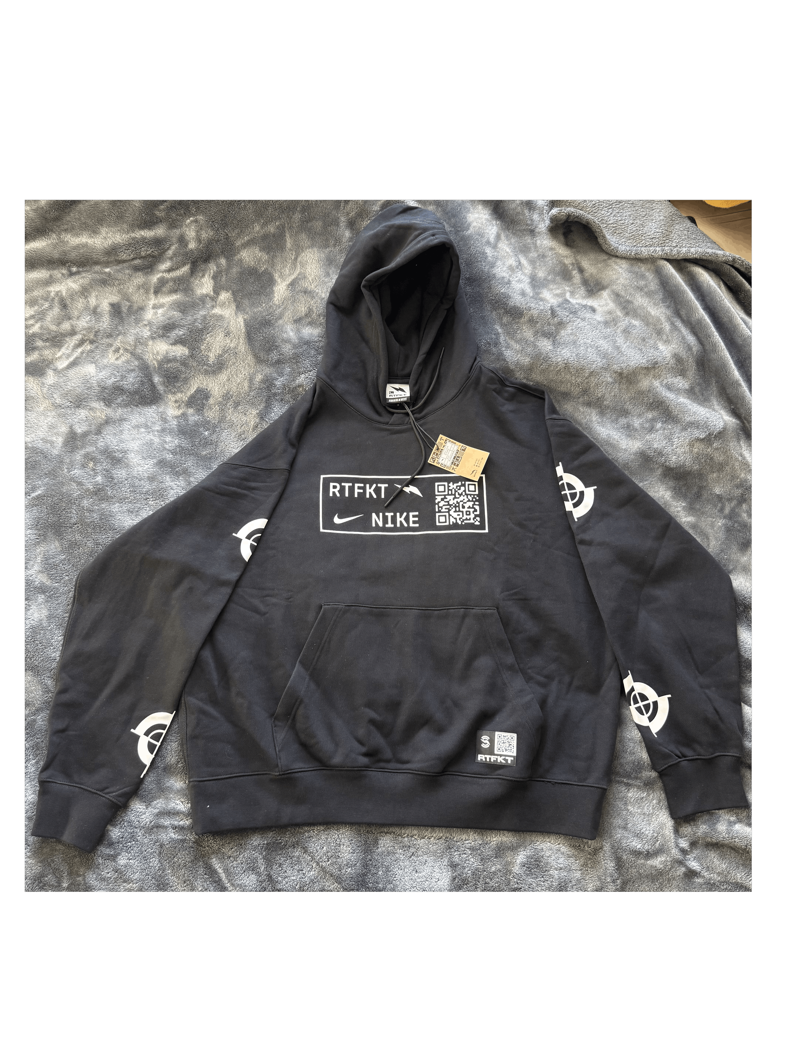 Nike Nike x RTFKT “AR Hoodie” (Black, L) Size US L / EU 52-54 / 3 - 1 Thumbnail