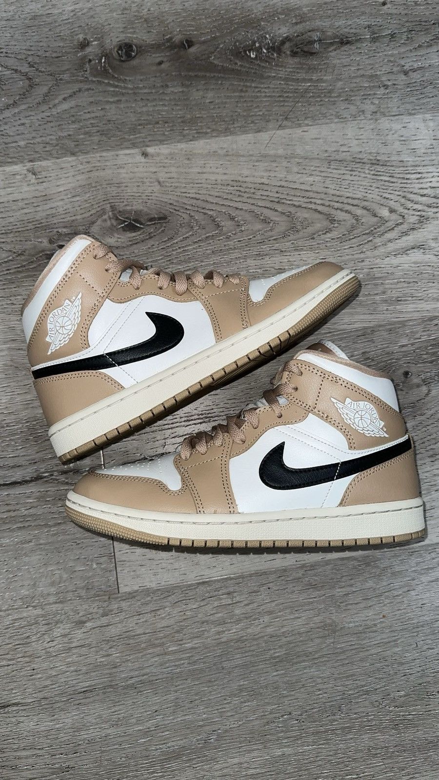 Jordan Brand Air Jordan 1 Mid Desert Size US 7 / IT 37 - 5 Thumbnail
