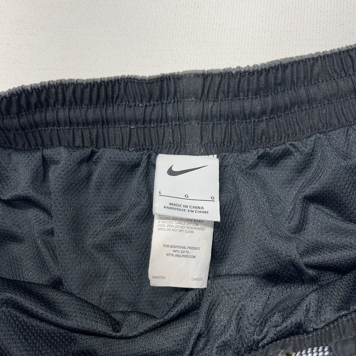 Nike Nike Shorts Gray Athletic Running Active Swoosh Logo Size US 34 / EU 50 - 6 Thumbnail