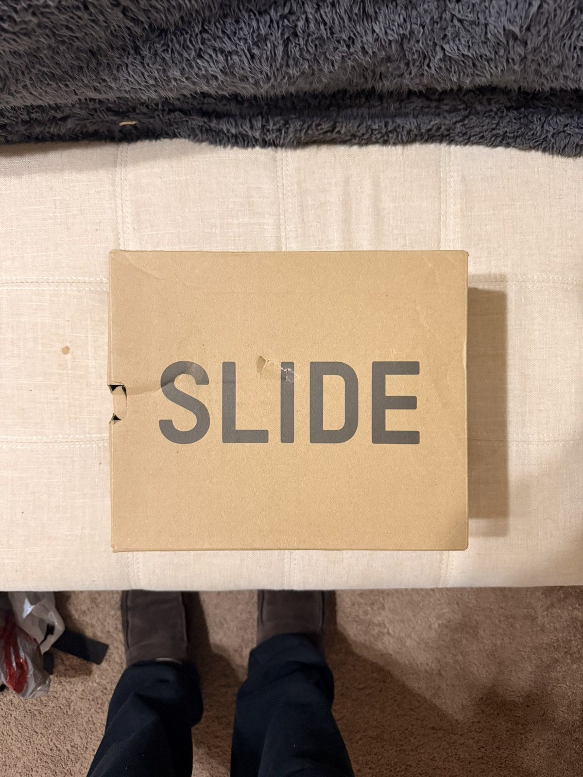 Yeezy Slide – Unisex – Authentic – Resin