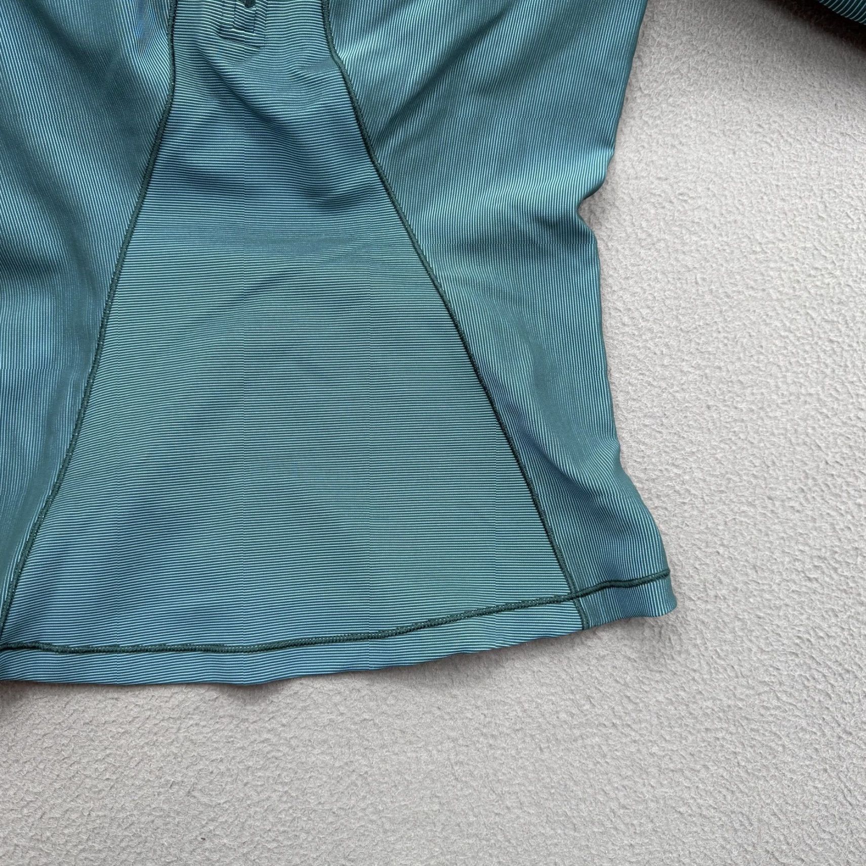 Lululemon Lululemon Shirt Womens Small Green Long Sleeve Quarter Zip Mock Neck Running Top Size S / US 4 / IT 40 - 6 Thumbnail