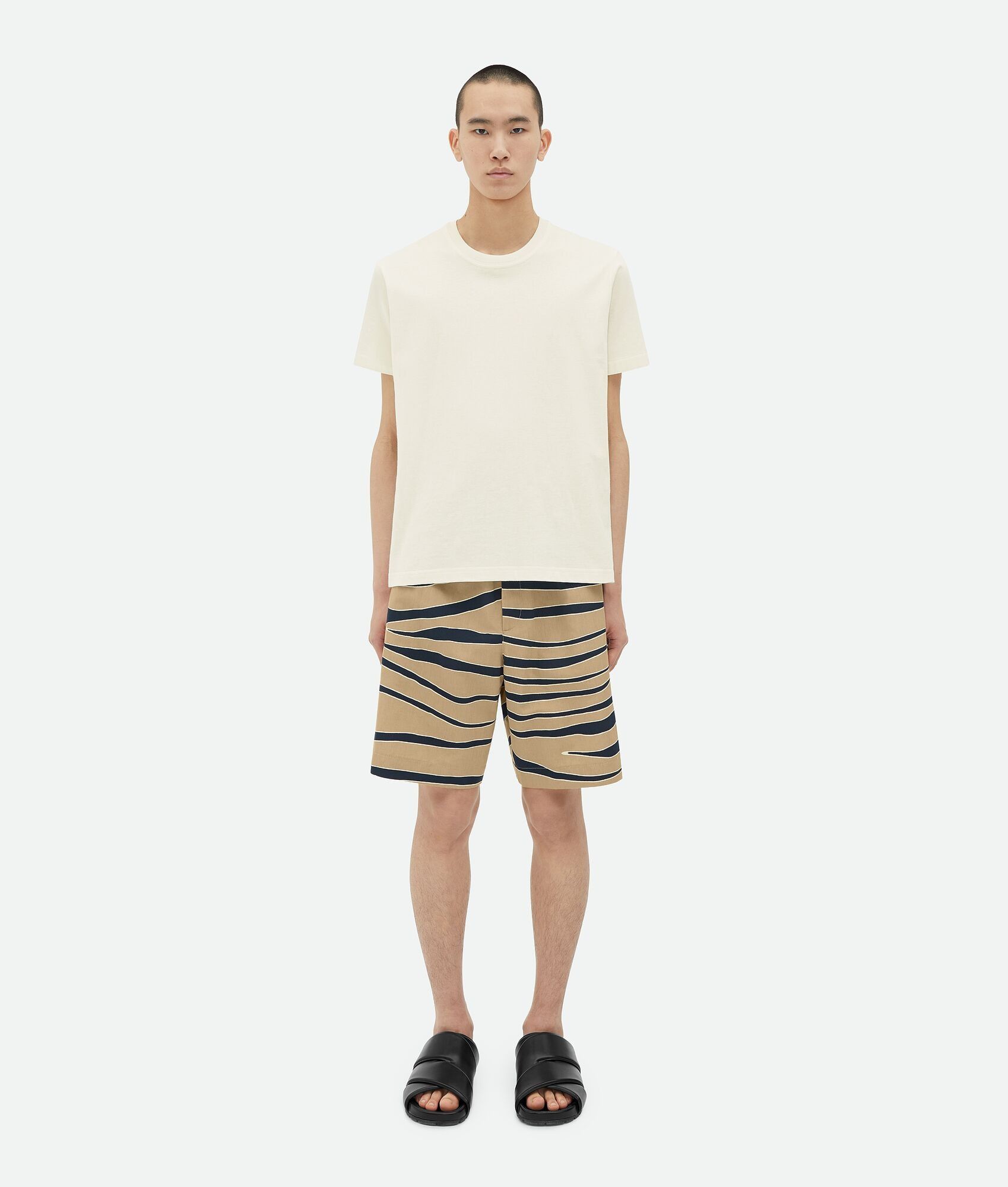 Bottega Veneta o1lf3ng11025 Animal Print Cotton And Linen Shorts Navy/Beige Size US 32 / EU 48 - 1 Thumbnail