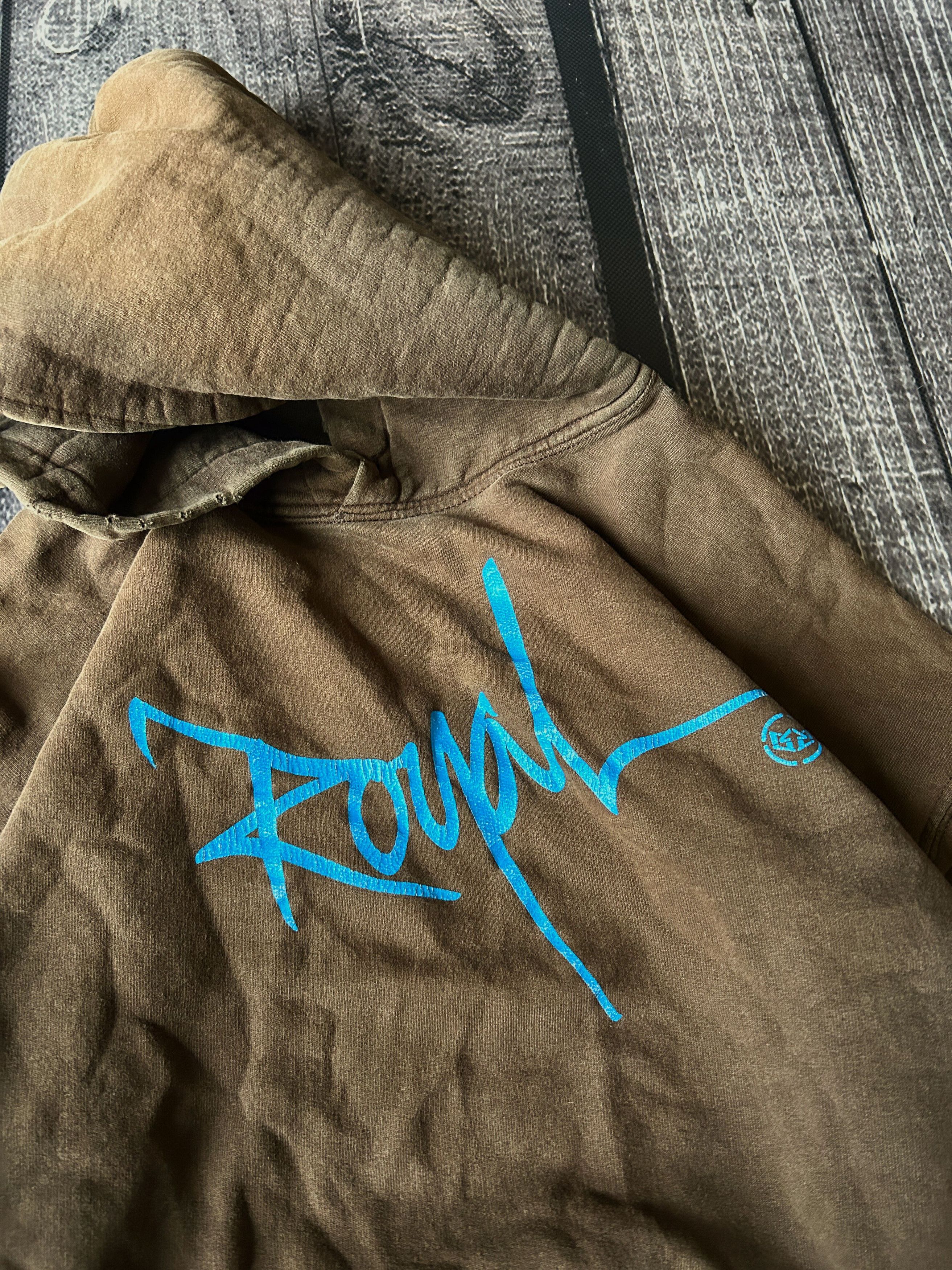 Other Rough Brown Hoodie Blue Script Logo Pullover Streetwear Size US M / EU 48-50 / 2 - 5 Thumbnail