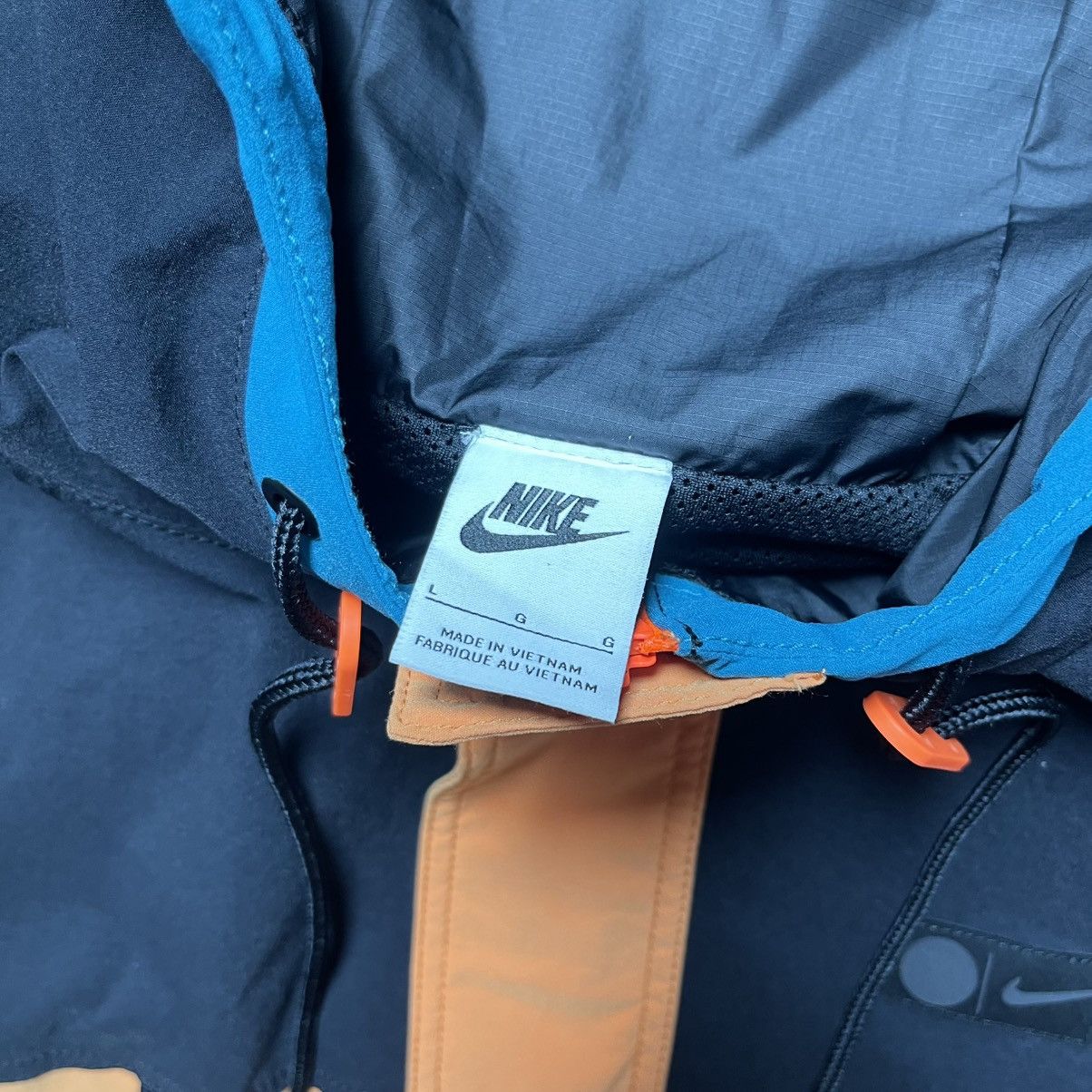 Nike CHELSEA NIKE 2021/2022 WOVEN HOODED FOOTBALL JACKET Size US L / EU 52-54 / 3 - 11 Thumbnail