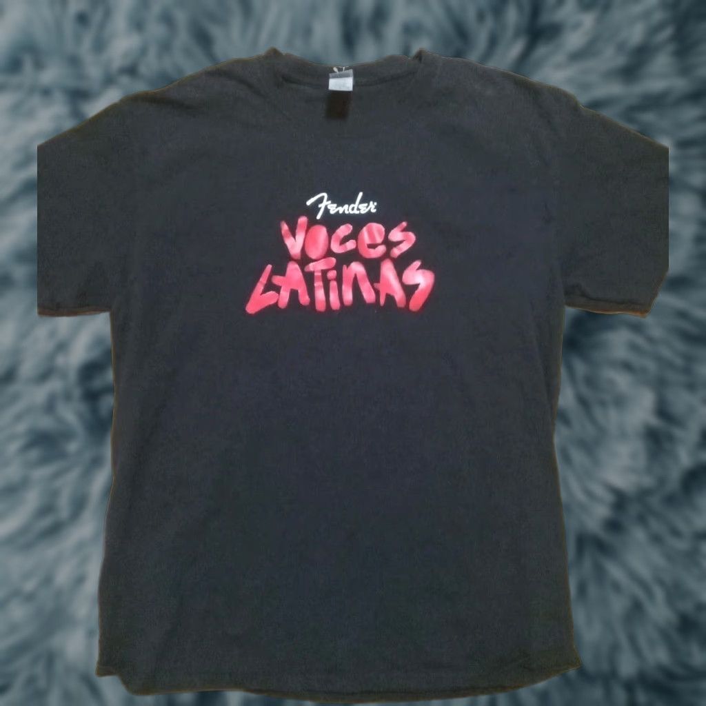Gildan Fender Voces Latina T-Shirt Mens Shirt 42 Chest Red Font Black Heavy Cotton Short Sleeve Crew Neck Size US XL / EU 56 / 4 - 1 Thumbnail
