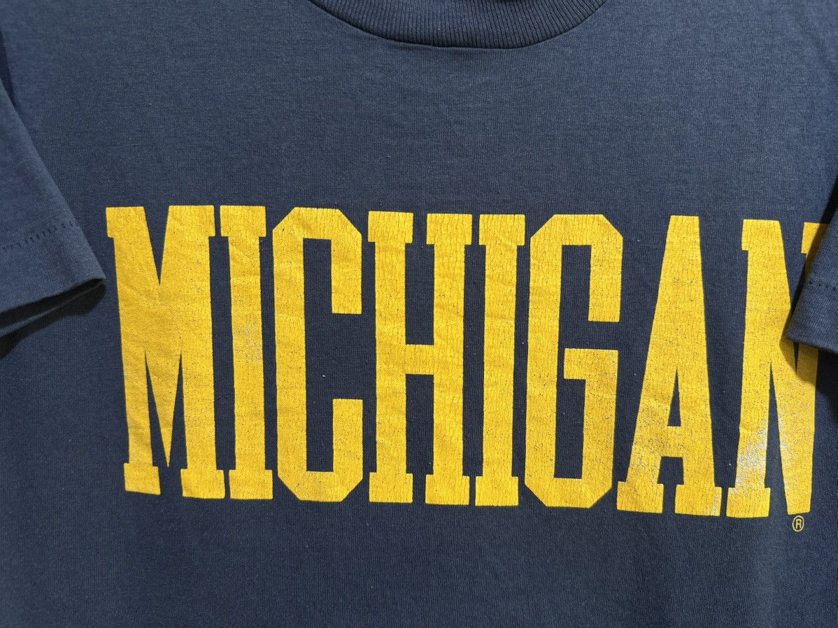 Vintage Vintage 90s University Michigan Faded Tee Size US M / EU 48-50 / 2 - 2 Thumbnail