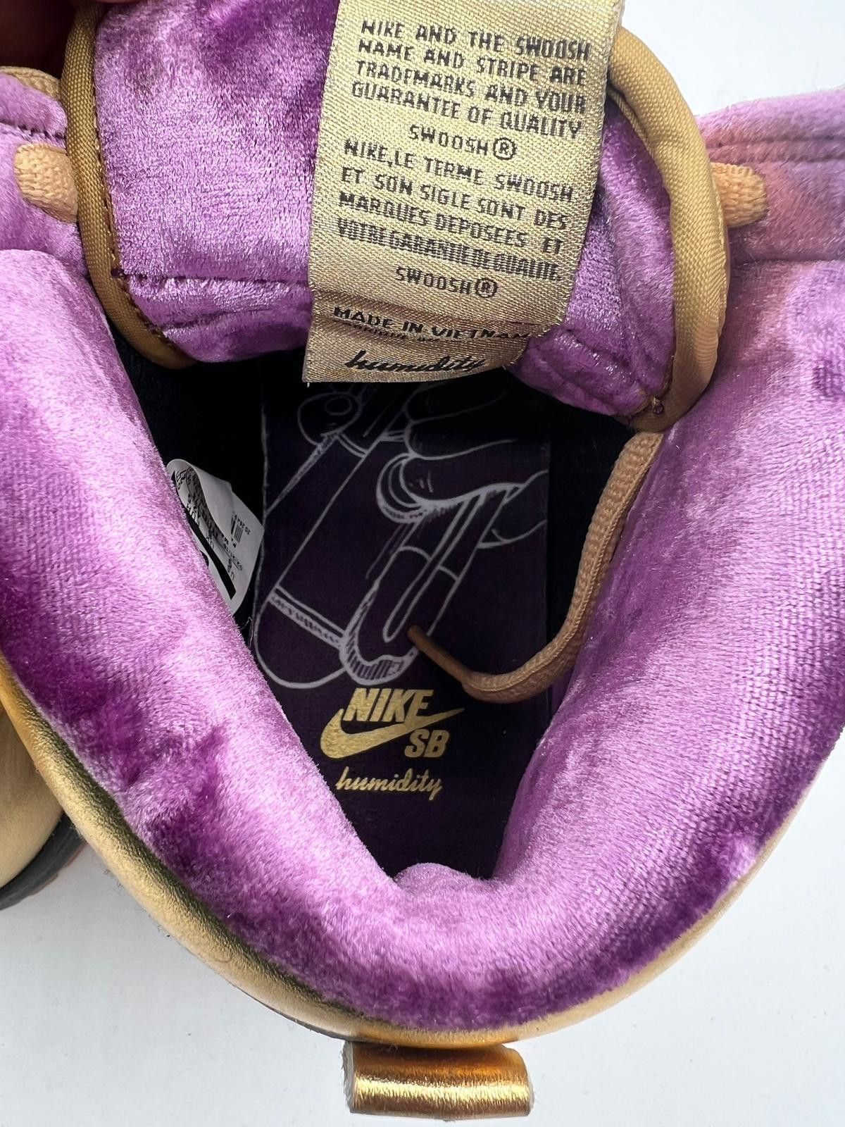 Nike Nike Men's SB Dunk High Humidity AV4168-776 Metallic Gold Size US 9 / EU 42 - 6 Thumbnail