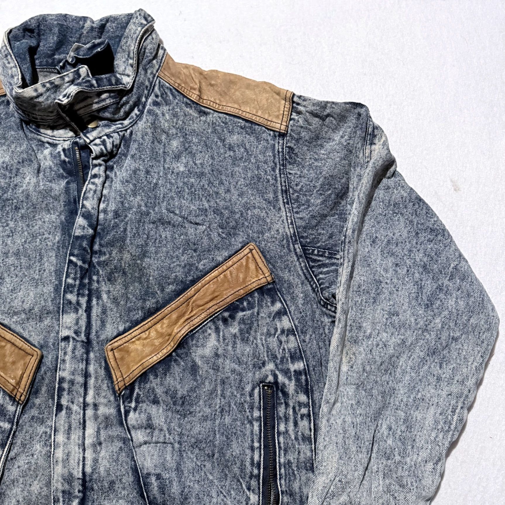 Denime VTG IN Crowd by Celebration Denim Jacket Leather Trim - Medium Blue Men Jacket Size US M / EU 48-50 / 2 - 4 Thumbnail