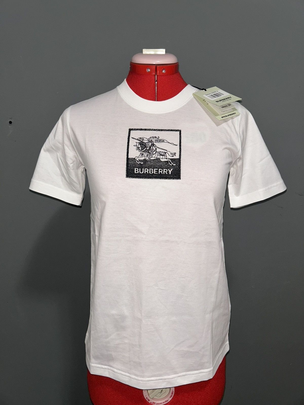 Burberry Burberry Margot EKD White Cotton T-Shirt XXS New w Tags Size XXS / US 00 / IT 34 - 1 Thumbnail