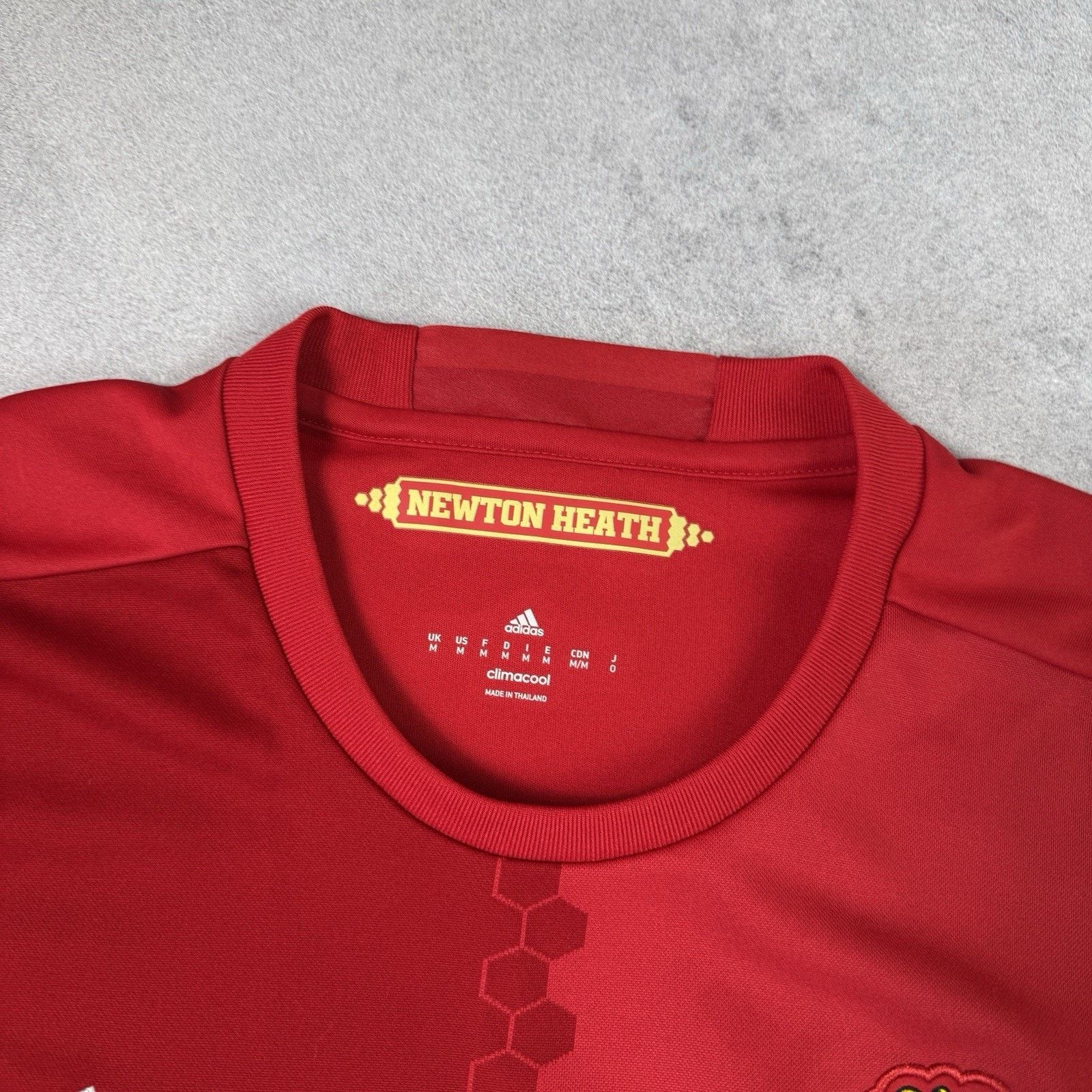 Adidas MANCHESTER UNITED 2016 2017 SOCCER JERSEY ADIDAS SIZE M Red Size US M / EU 48-50 / 2 - 4 Thumbnail