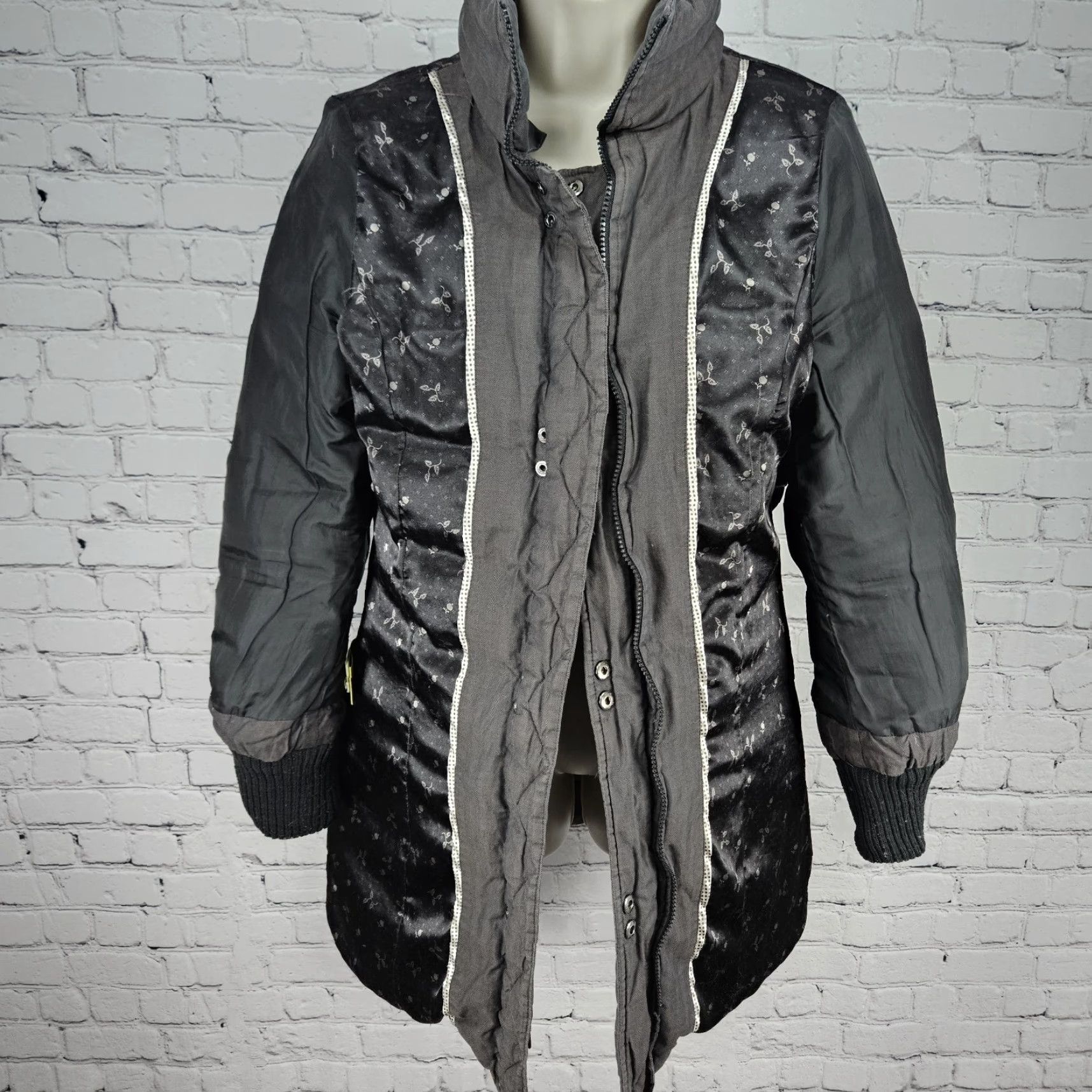 Vintage VINTAGE Soia & Kyo Brown Down Puffer Jacket Coat XS – Zip Snap Insulated, Herringbone, Long Sleeve, Women, Casual, Travel, Workwear Size XS / US 0-2 / IT 36-38 - 5 Thumbnail