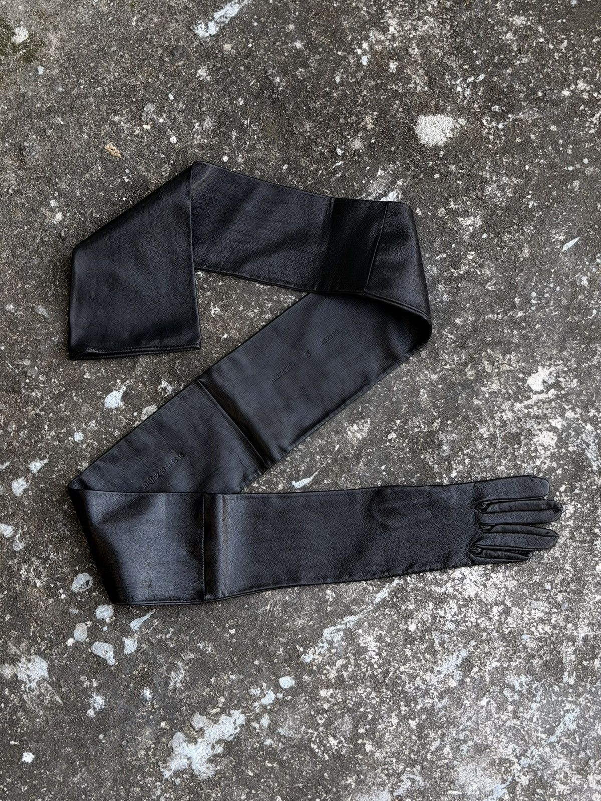 Maison Margiela Maison Margiela Line 11 Black Leather Belt Glove Size ONE SIZE - 1 Thumbnail