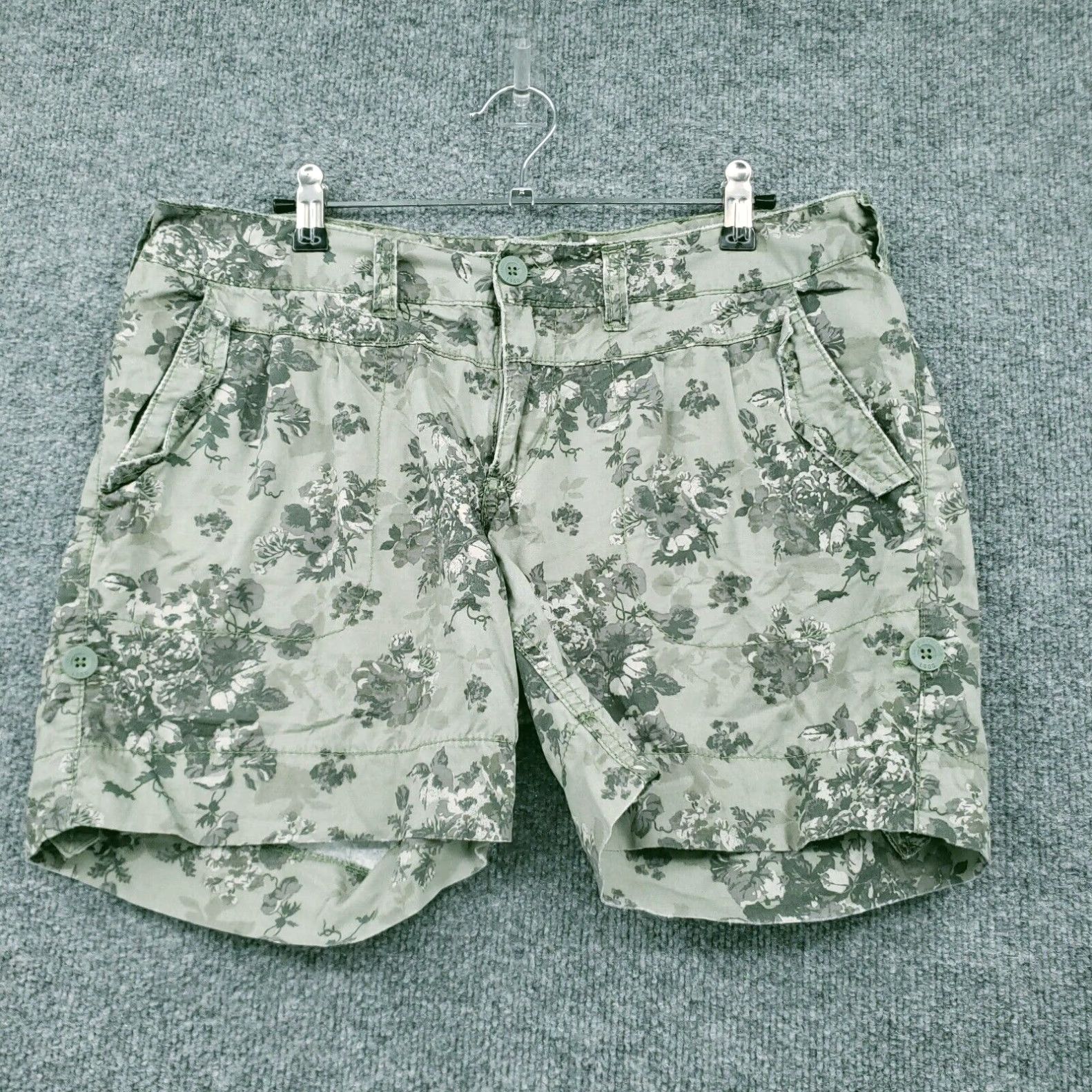 H M H M L.O.G.G Shorts Womens 19 Green Chino Mid Rise Floral Flat Front Cotton Grailed