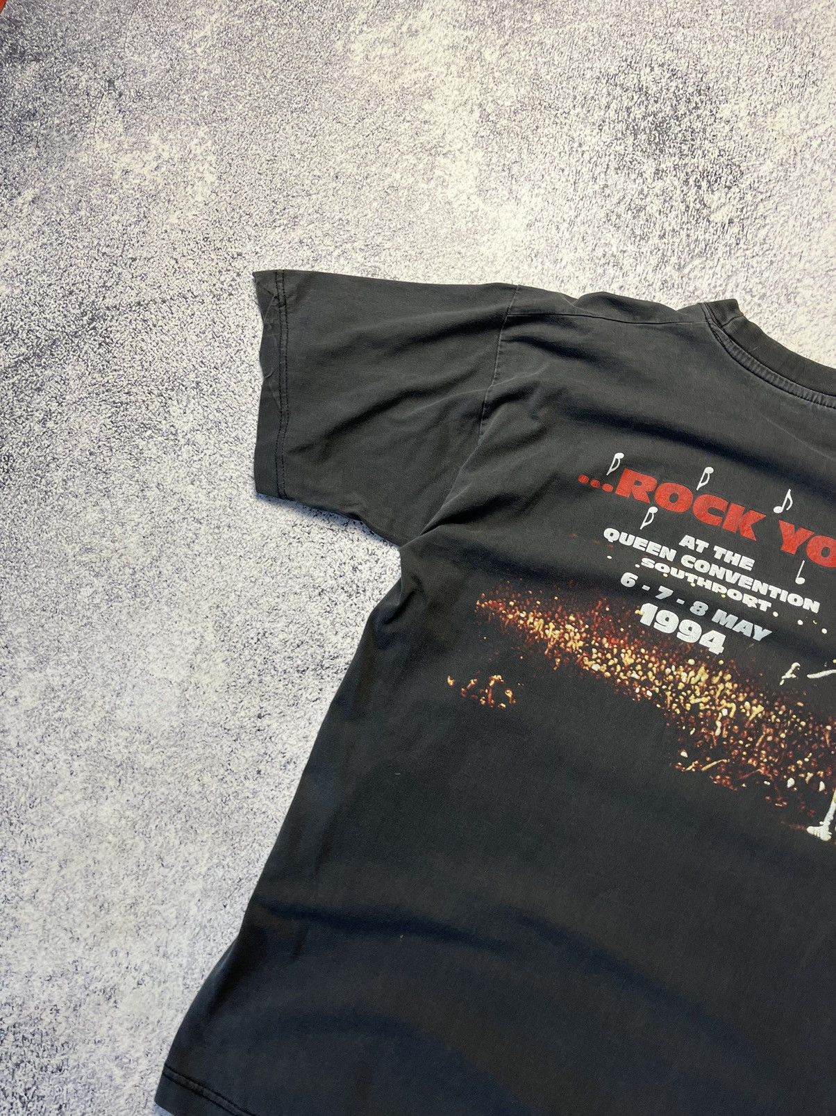 Band Tees Vintage T-shirt We Will We Will Rock You ! Queen Song Size US L / EU 52-54 / 3 - 13 Thumbnail