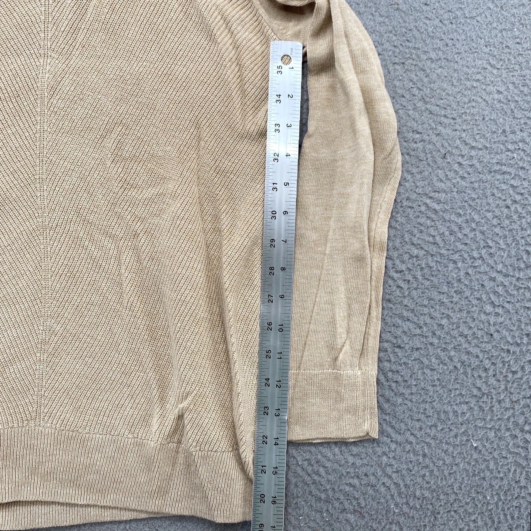 Banana Republic VINTAGE Banana Republic Women’s Lightweight Beige V Neck Sweater in Size Small Size S / US 4 / IT 40 - 5 Thumbnail