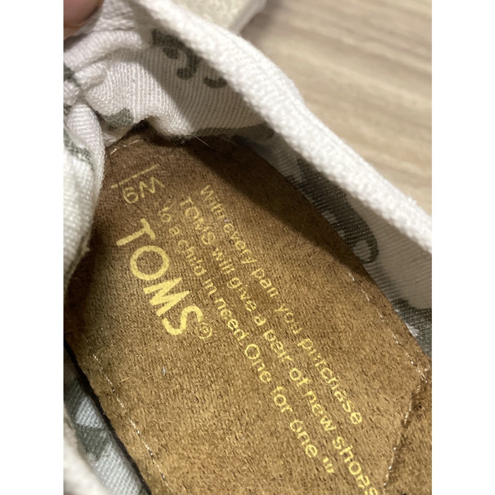 Toms VINTAGE Tom's Women Flat Slip-On Ballet Flats Size 9W White Fabric Loafers Shoes Size US 9 / IT 39 - 6 Thumbnail