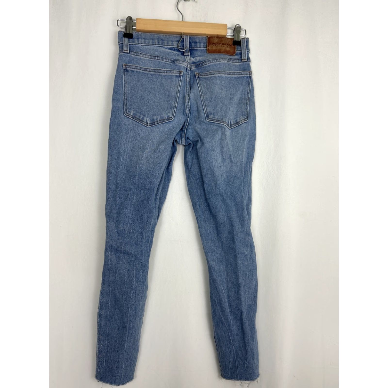 Lucky Brand Lucky Brand Jeans Bridgette High Rise Crop Denim Button Fly Raw Hem Size 4/27 Blue Size 27" / US 4 / IT 40 - 6 Thumbnail