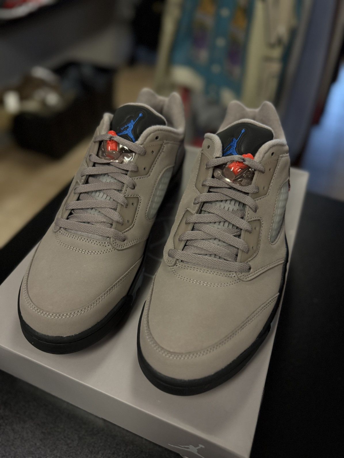 Jordan Brand × Nike Jordan 5 Low Top PSG Size 13 Brand New (DX6325-204) Size US 13 / EU 46 - 6 Thumbnail