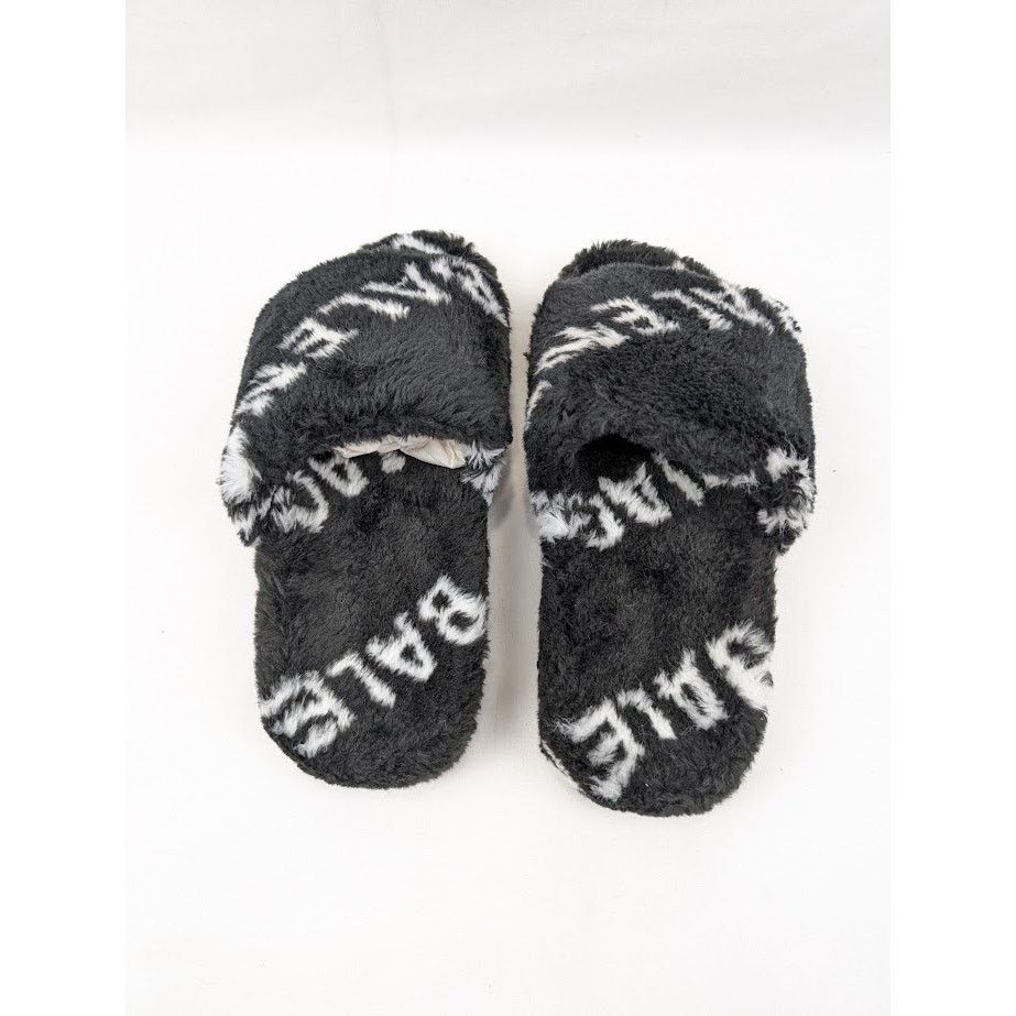 Balenciaga o1rshd1 Q:3 / Allover Logo Furry Slide in Black/White Size US 8 / EU 41 - 19 Thumbnail