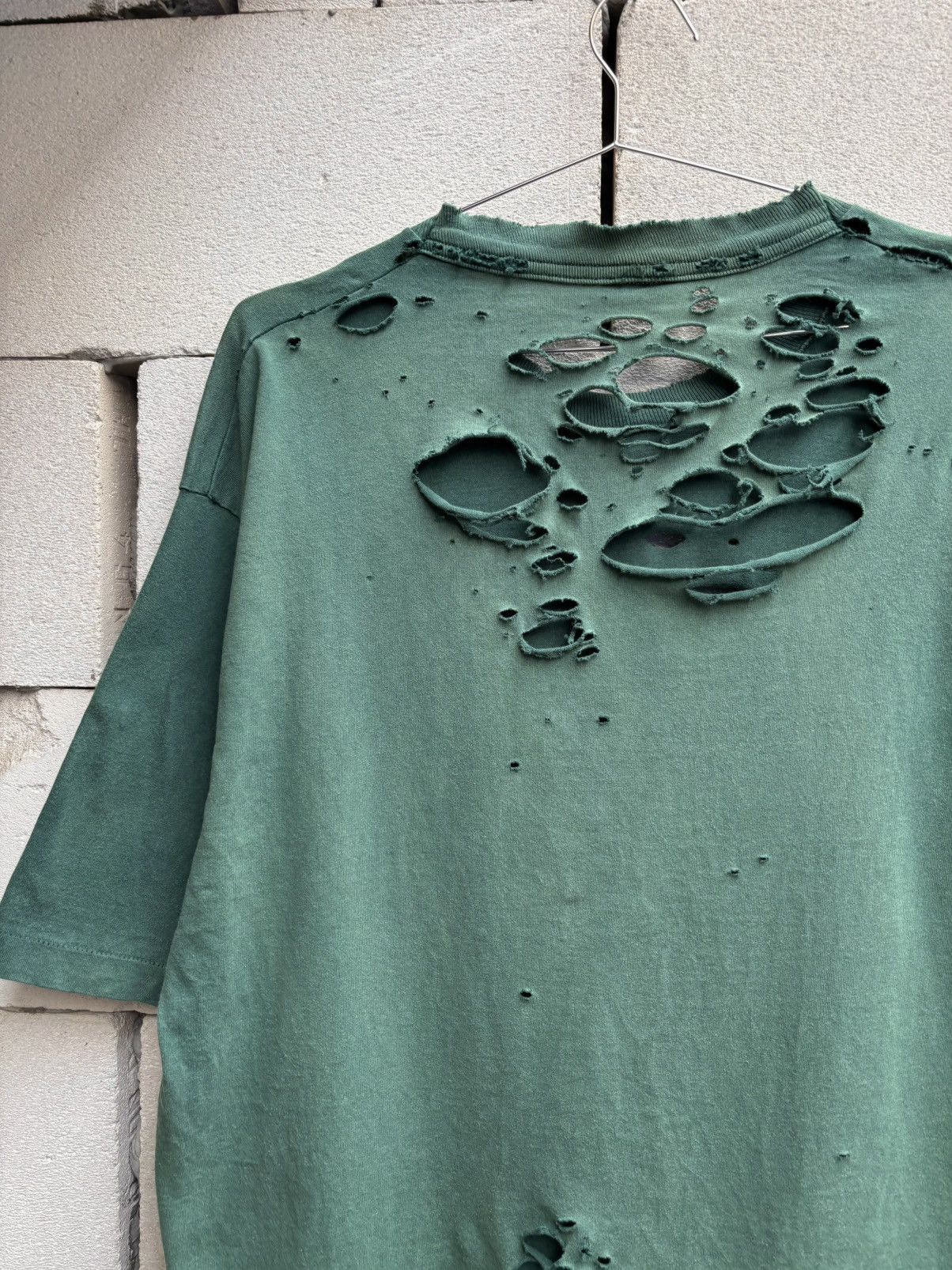 Vintage Thrashed Blank 90s Distressed Faded T-Shirt ERD Grunge Size US XXL / EU 58 / 5 - 1 Thumbnail