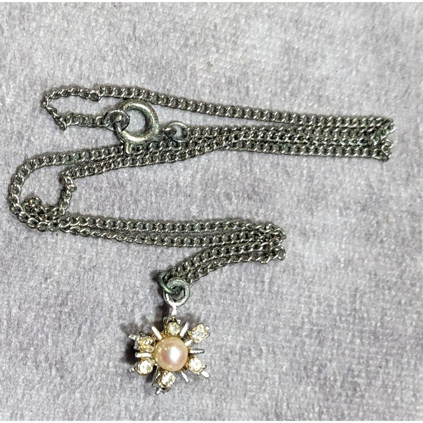 Other Vintage Sunburst Rhinestone And Faux Pearl Pendant Necklace Size ONE SIZE - 6 Thumbnail