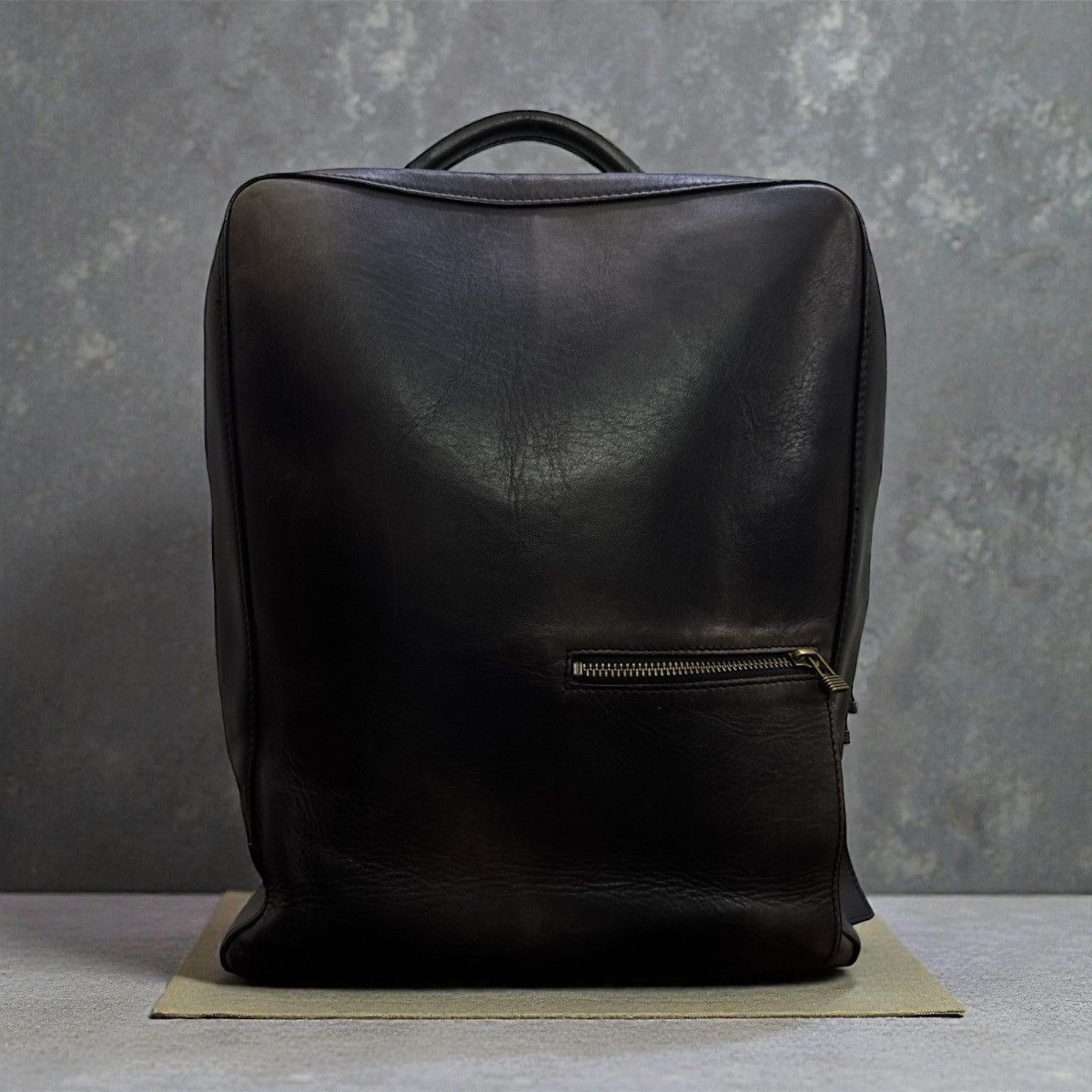 Japanese Brand MOTHERHOUSE JAPAN ANTIQUE SQUARE LEATHER BAGPACK Size ONE SIZE - 1 Thumbnail
