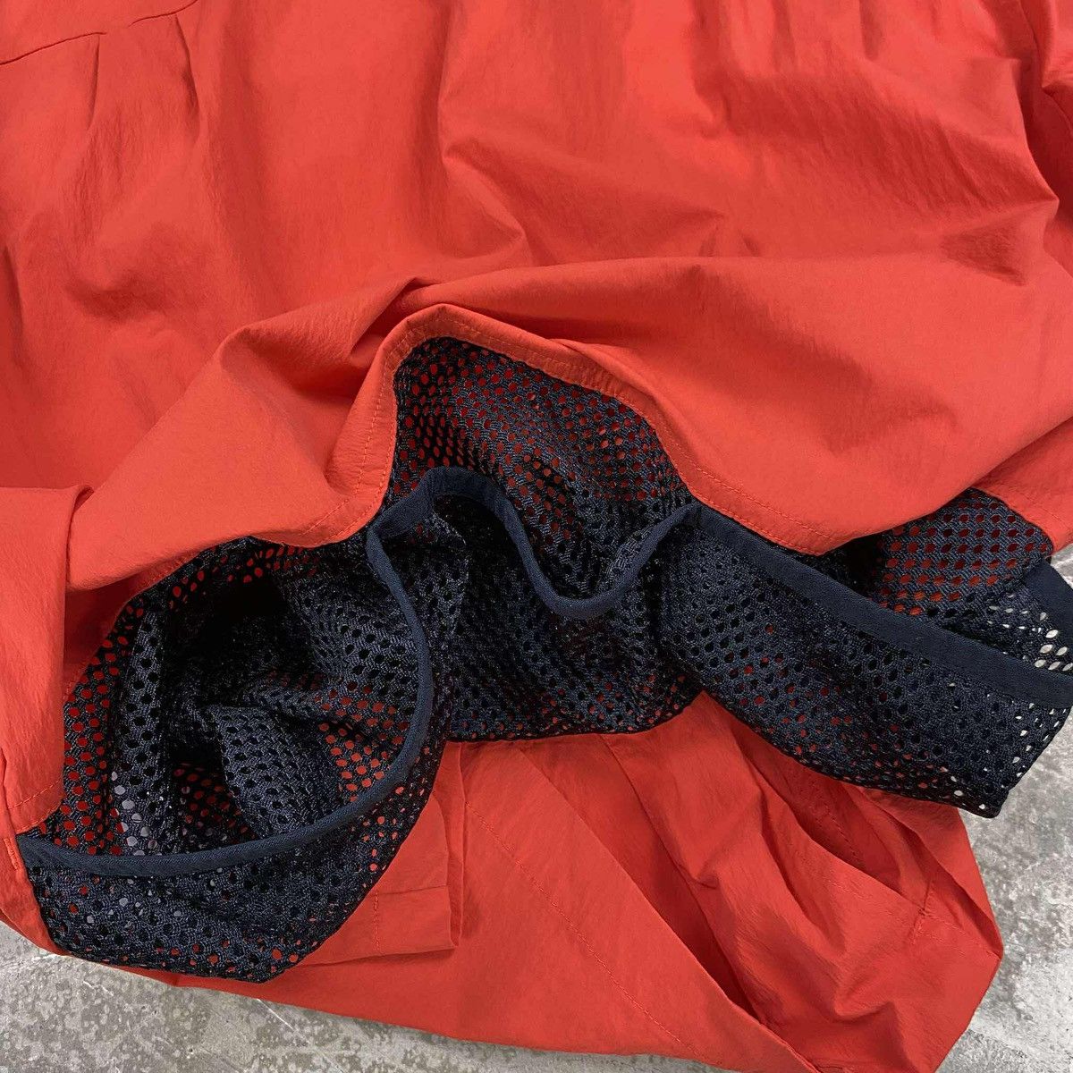 Nike ACG Short Sleeve Habanero Shirt Size US L / EU 52-54 / 3 - 6 Thumbnail