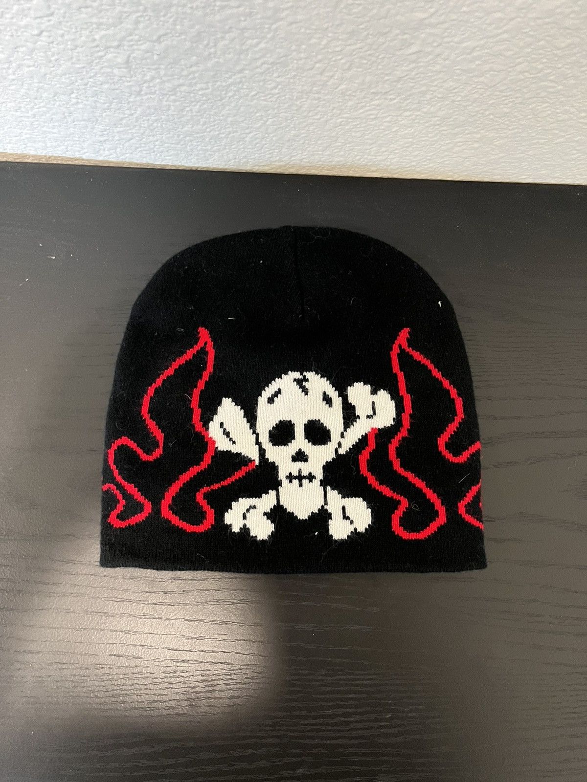 Vintage Y2K flame skull beanie Size ONE SIZE - 1 Thumbnail