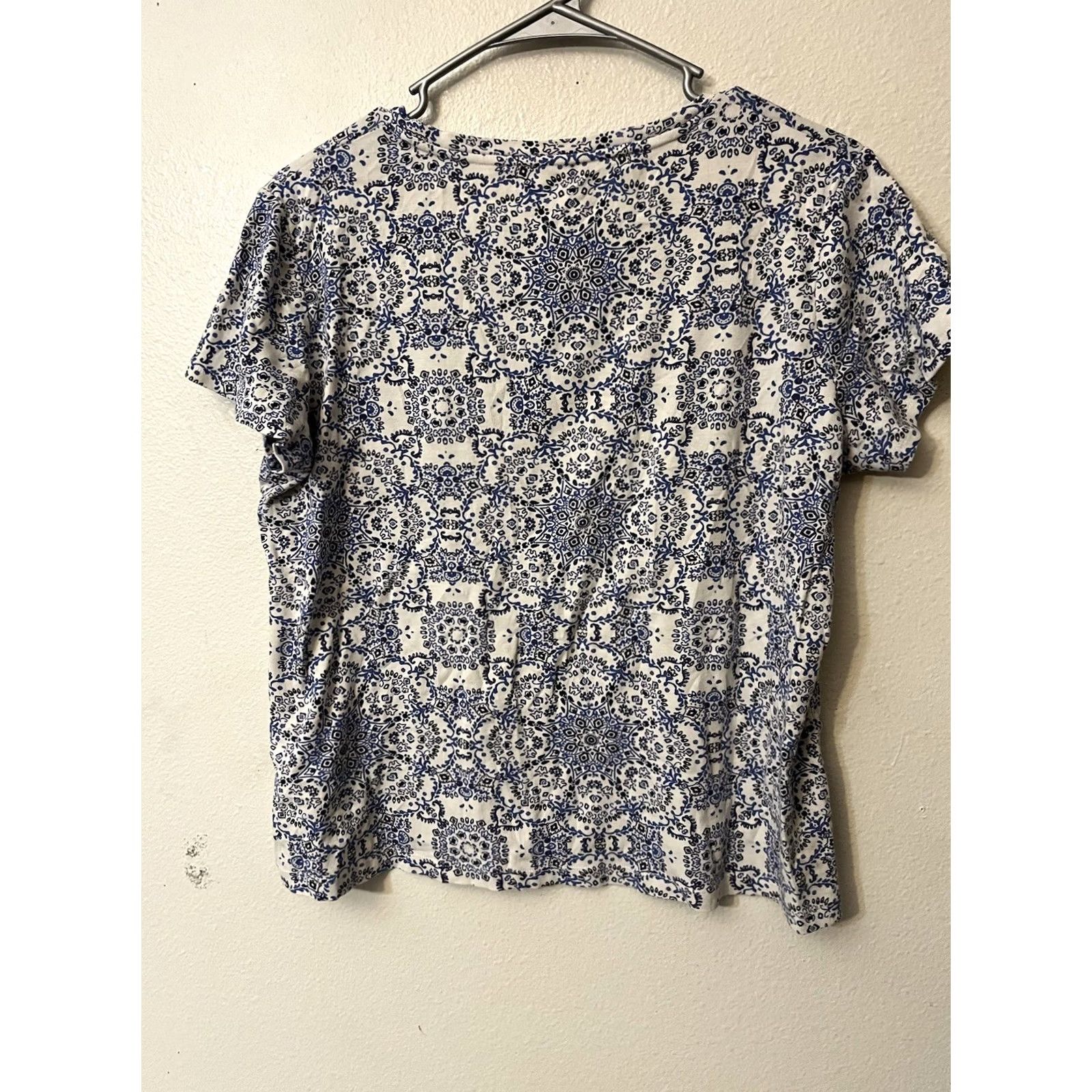 Croft & Barrow Croft & Barrow T-Shirt Women's XL Knit V-Neck Short Sleeves Blue Aztec Geometric Classic Shirt Womens XL Blue Aztec V-Neck Pullover Casual Size XL / US 12-14 / IT 48-50 - 3 Thumbnail