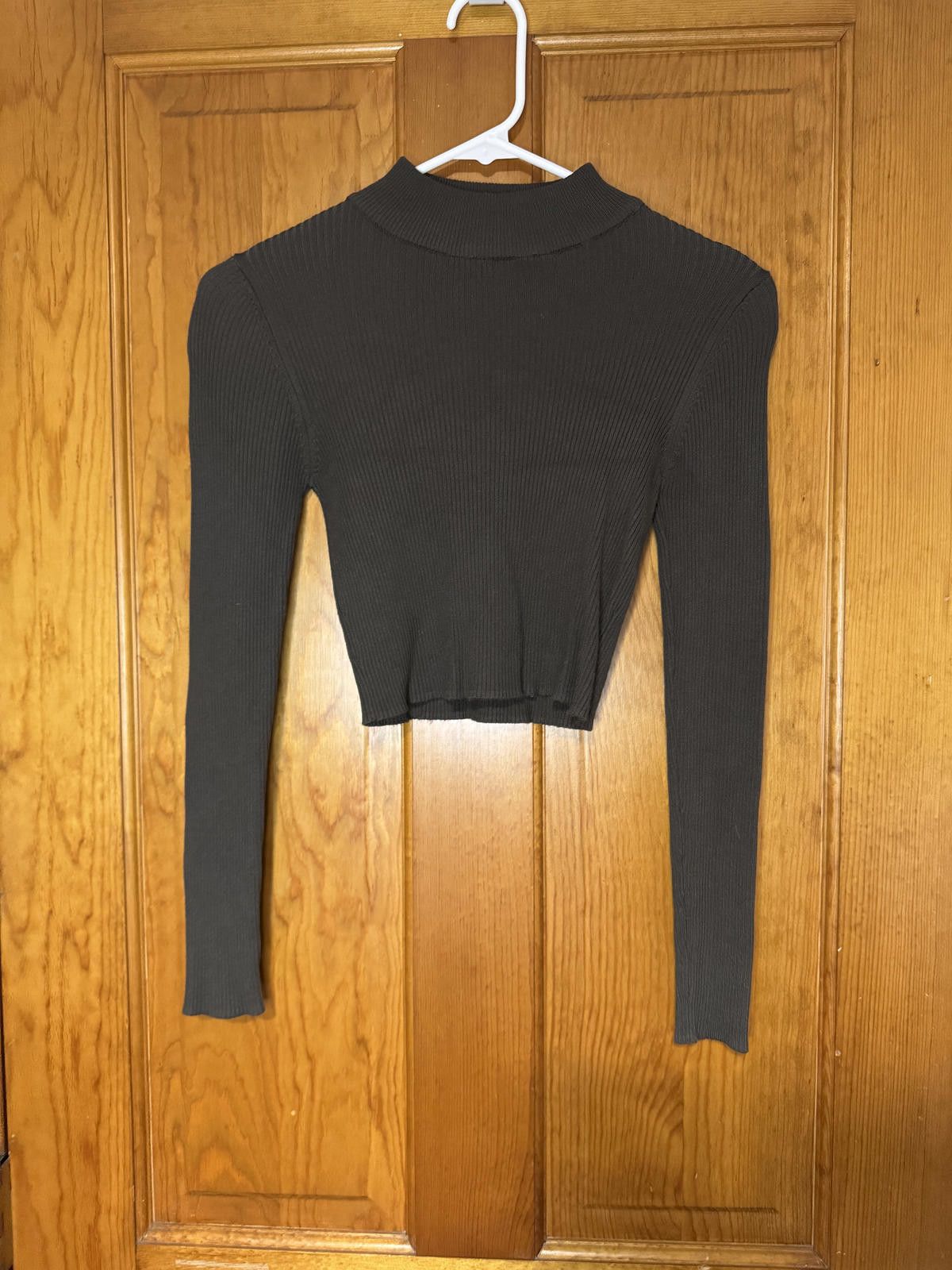 Pull & Bear Pull&Bear Women's Ribbed Long Sleeve Crop Top Size S / US 4 / IT 40 - 1 Thumbnail