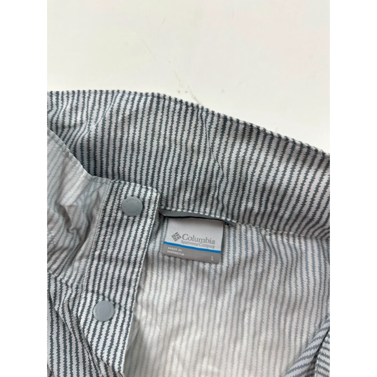 Vintage Columbia Jacket Womens Large White Black Ombre Striped Gable Island Snap Front Windbreaker Casual Fall Winter Pockets Regular Size L Size L / US 10 / IT 46 - 5 Thumbnail