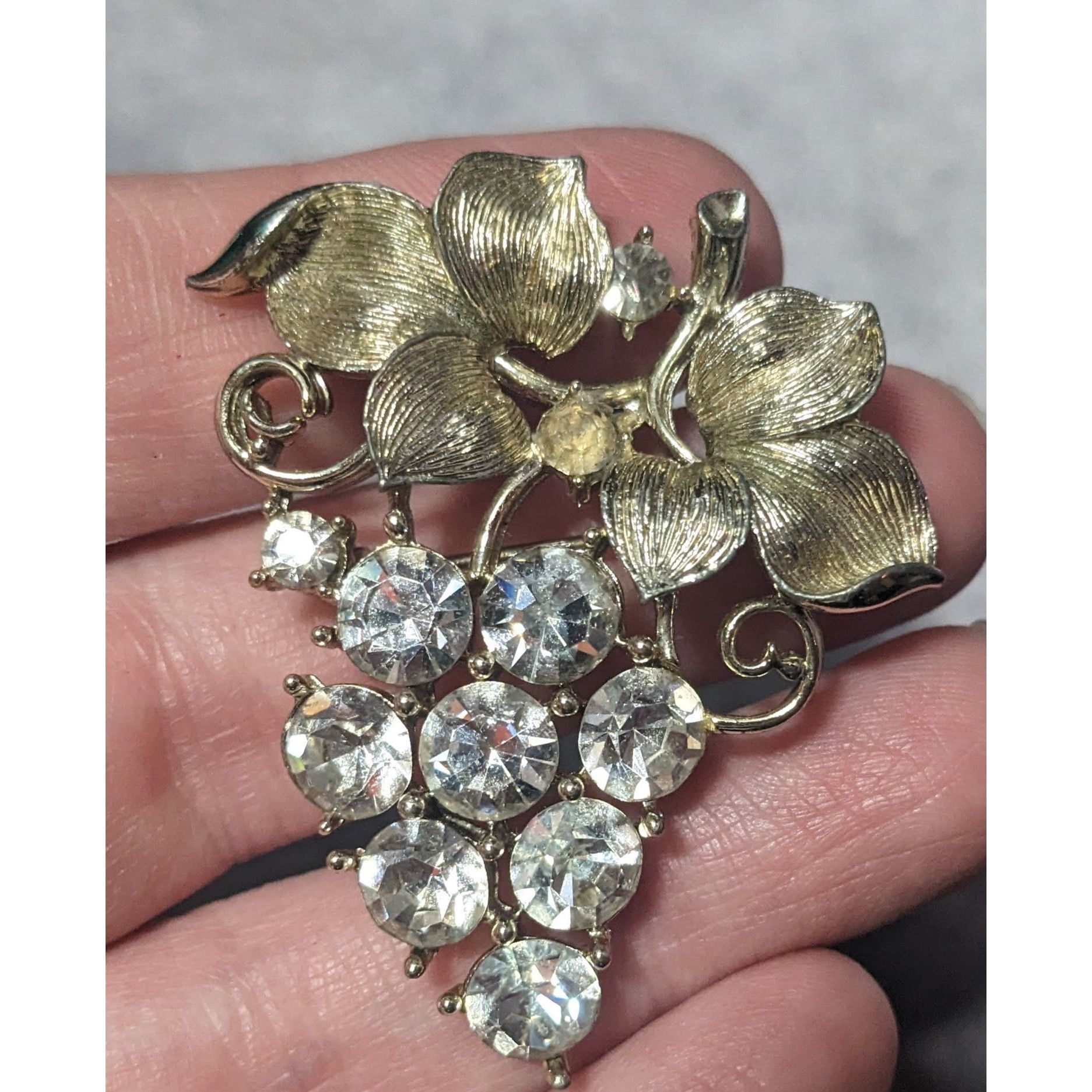 Other Vintage Lisner Grape Bunch Gold Tone Rhinestone Brooch Size ONE SIZE - 9 Thumbnail