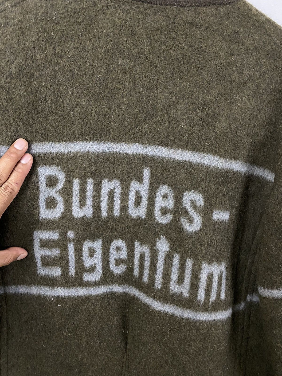 Vintage ✅️Vintage Bundes Eigentum Germany Army Size US L / EU 52-54 / 3 - 4 Thumbnail