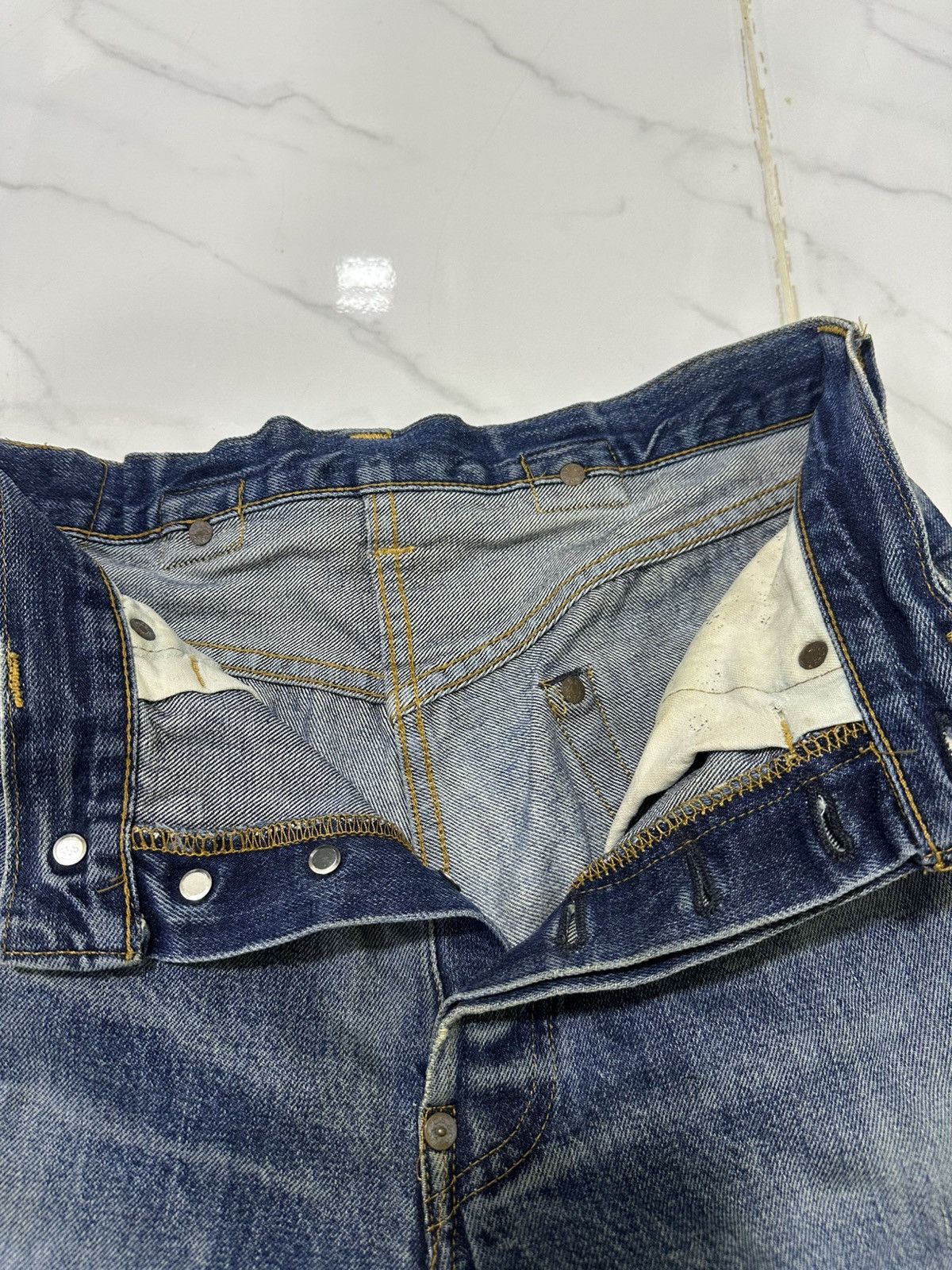 Levi's Vintage Big e pek 201 lvc buckle back 90s Size US 30 / EU 46 - 7 Thumbnail